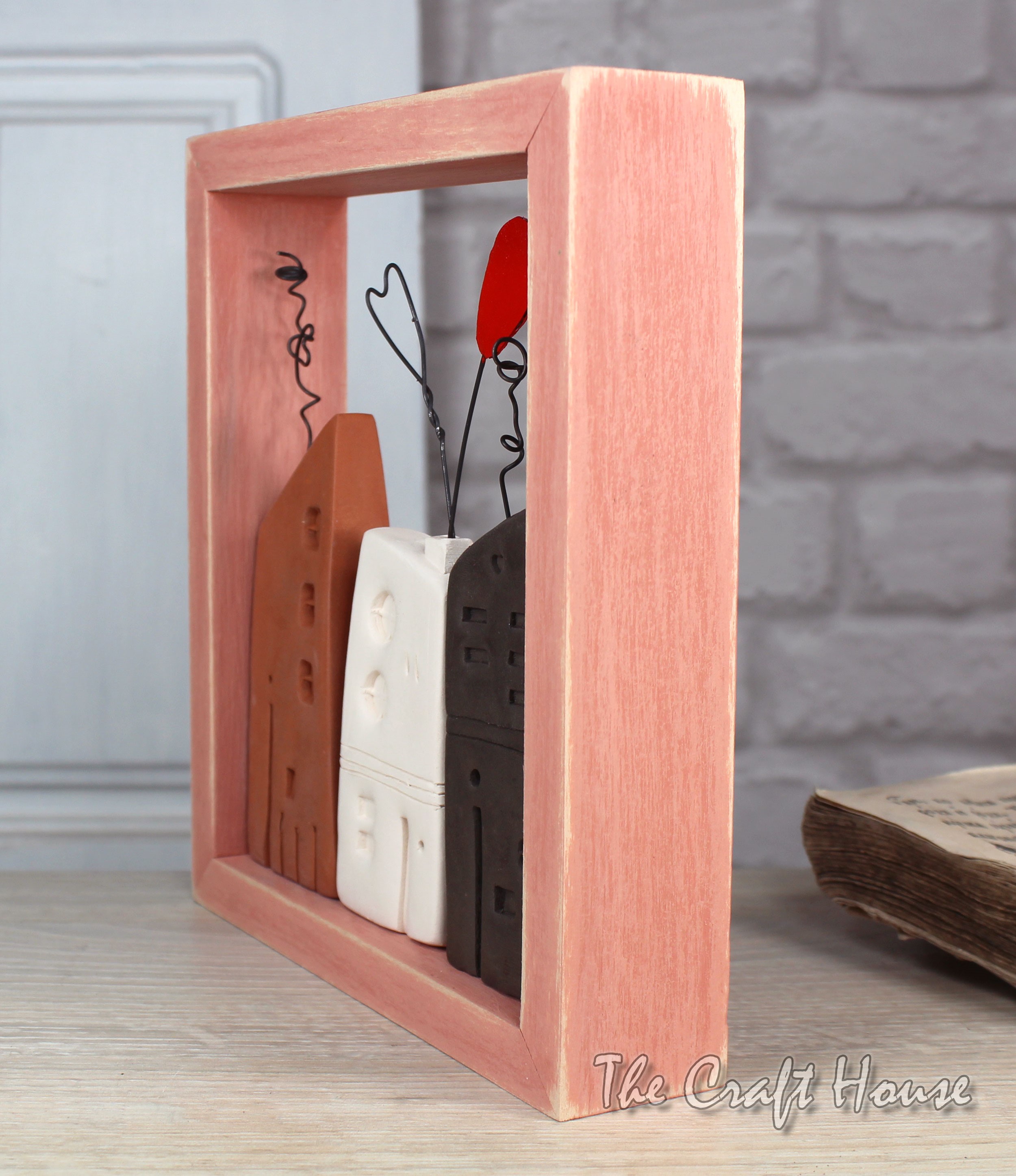 Ceramic houses - 50 € ( 97.79 lv)