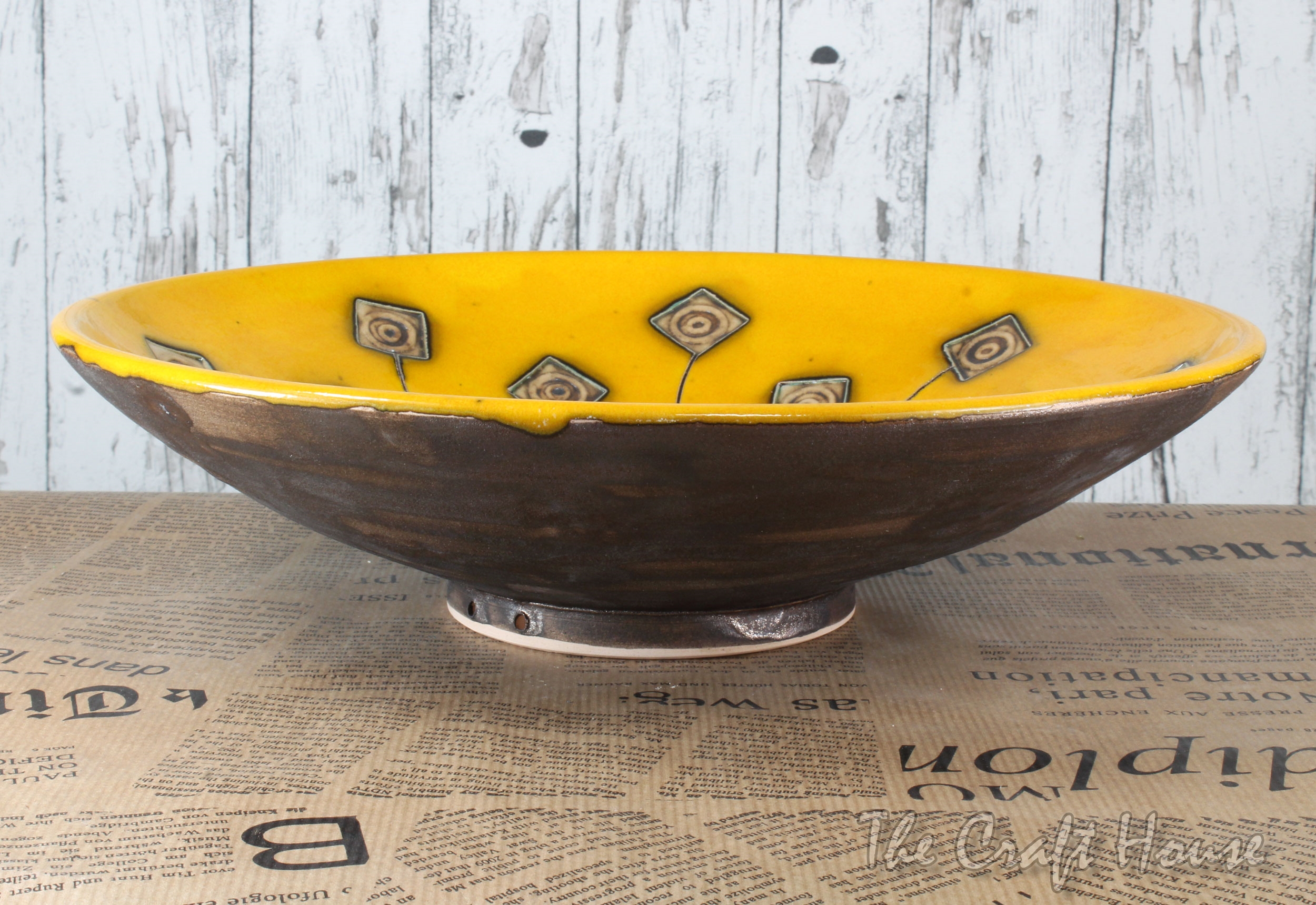 Ceramic fruit bowl - 47.04 € ( 92 lv)