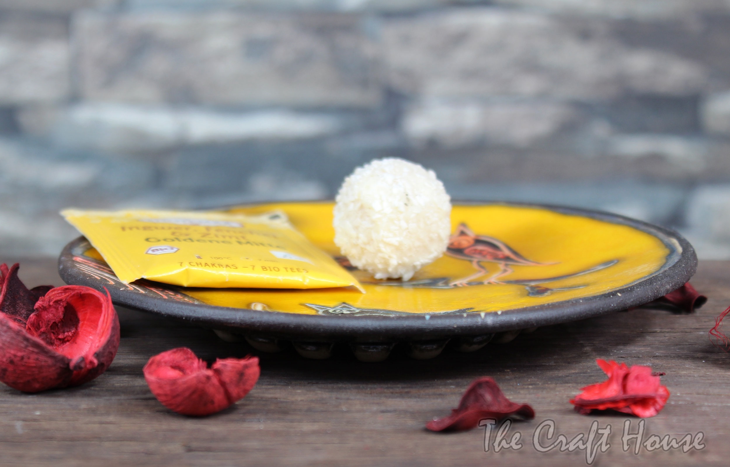 Ceramic saucer 