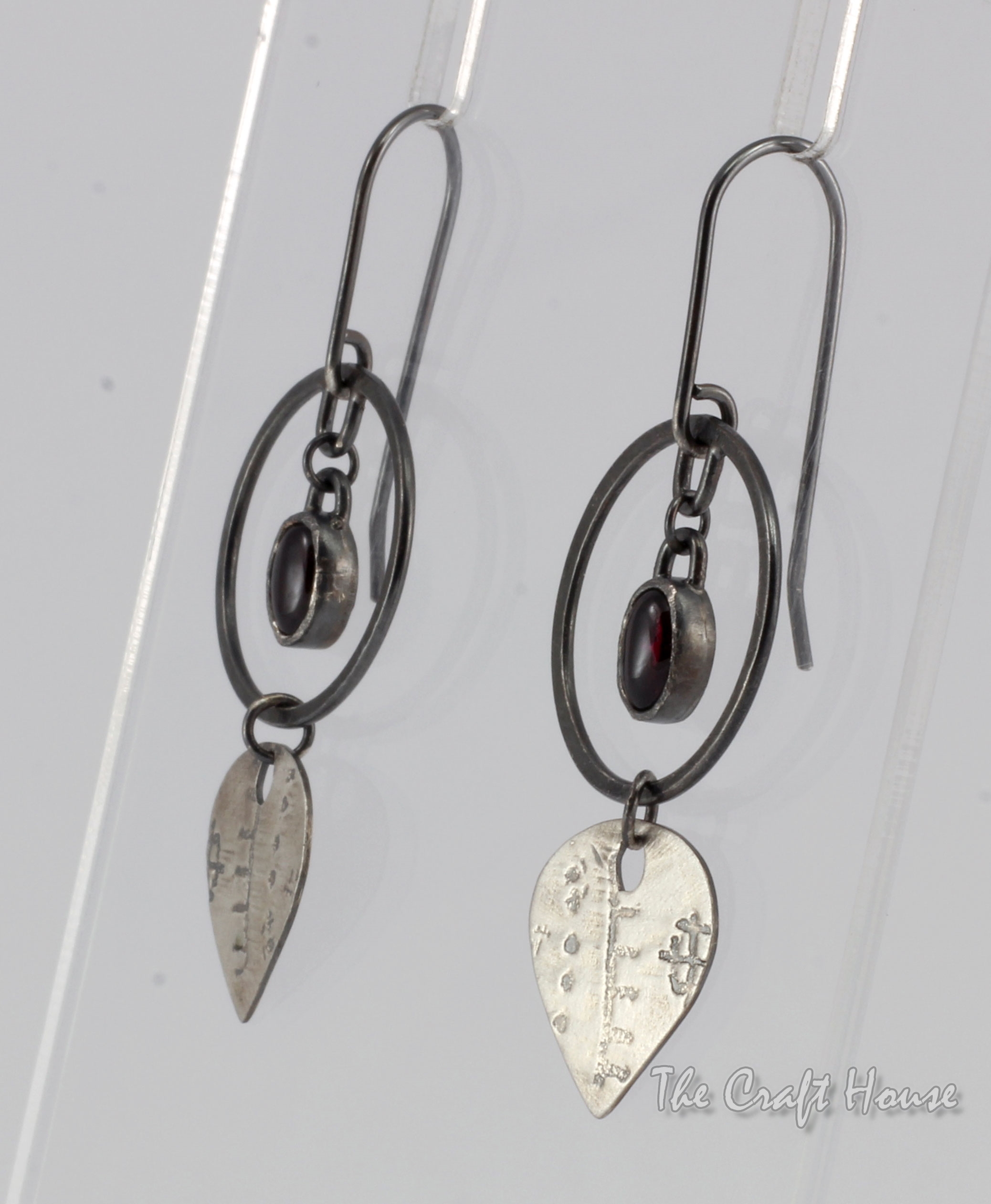 Silver earrings with Garnet