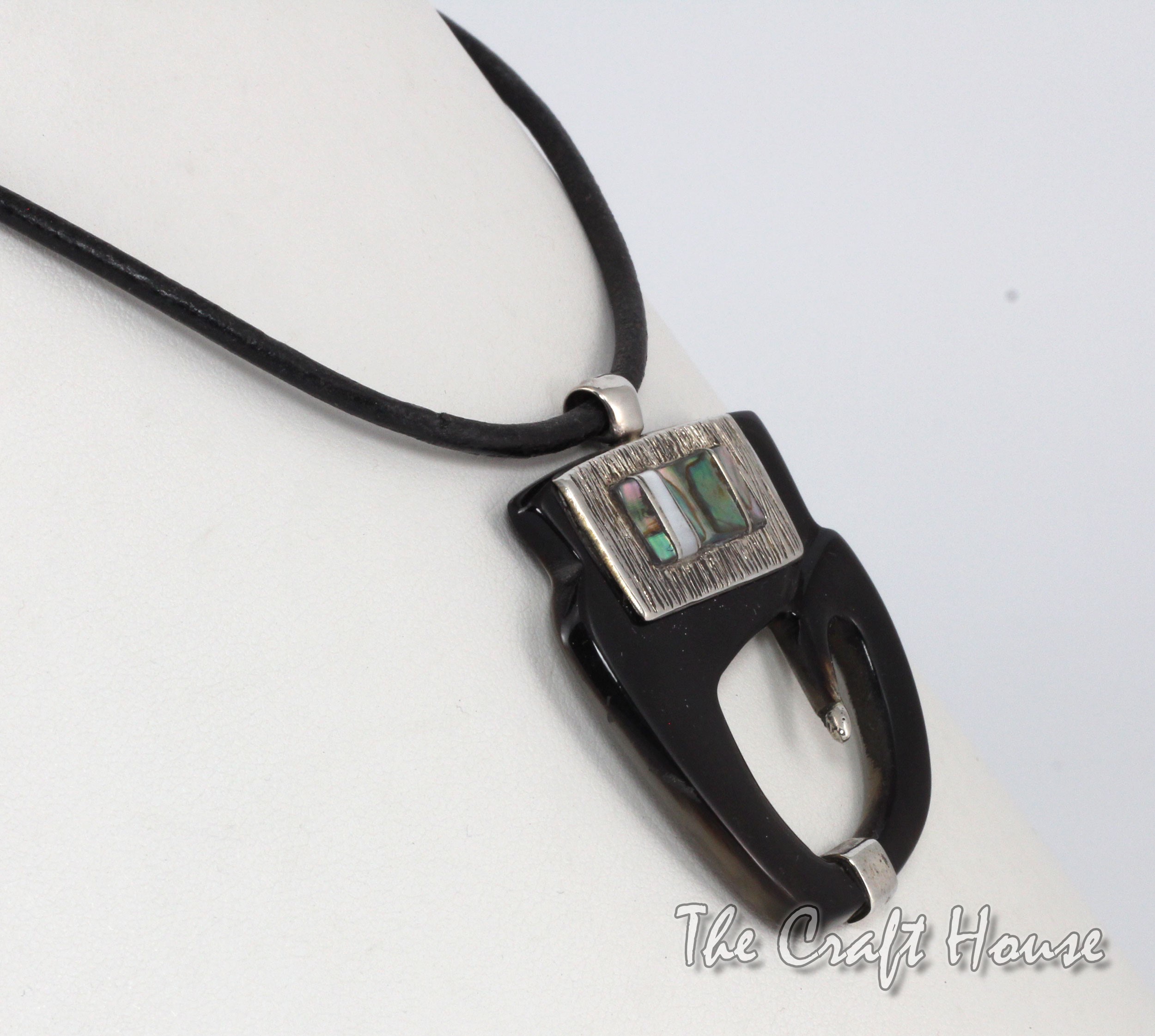 Silver necklace with Mother of pearl - € ( lv)