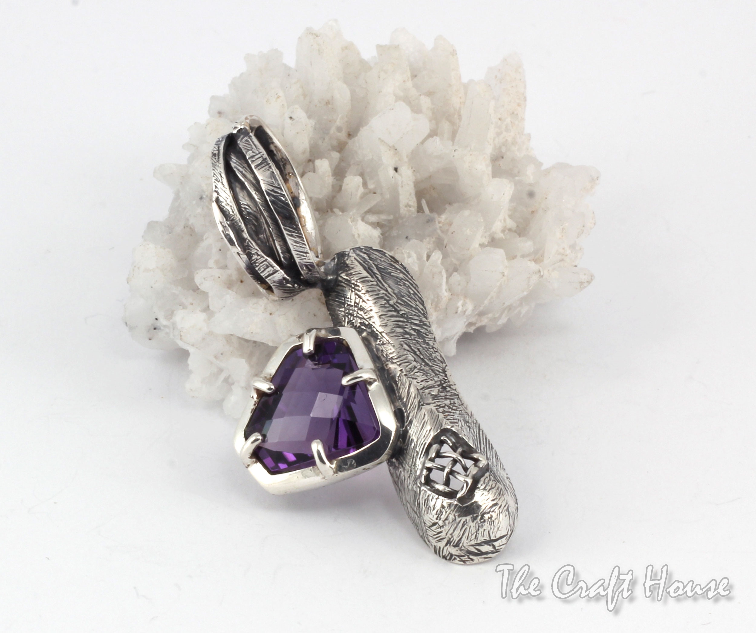 Сребърен медальон с Аметист - 168 лв (85.90 €)