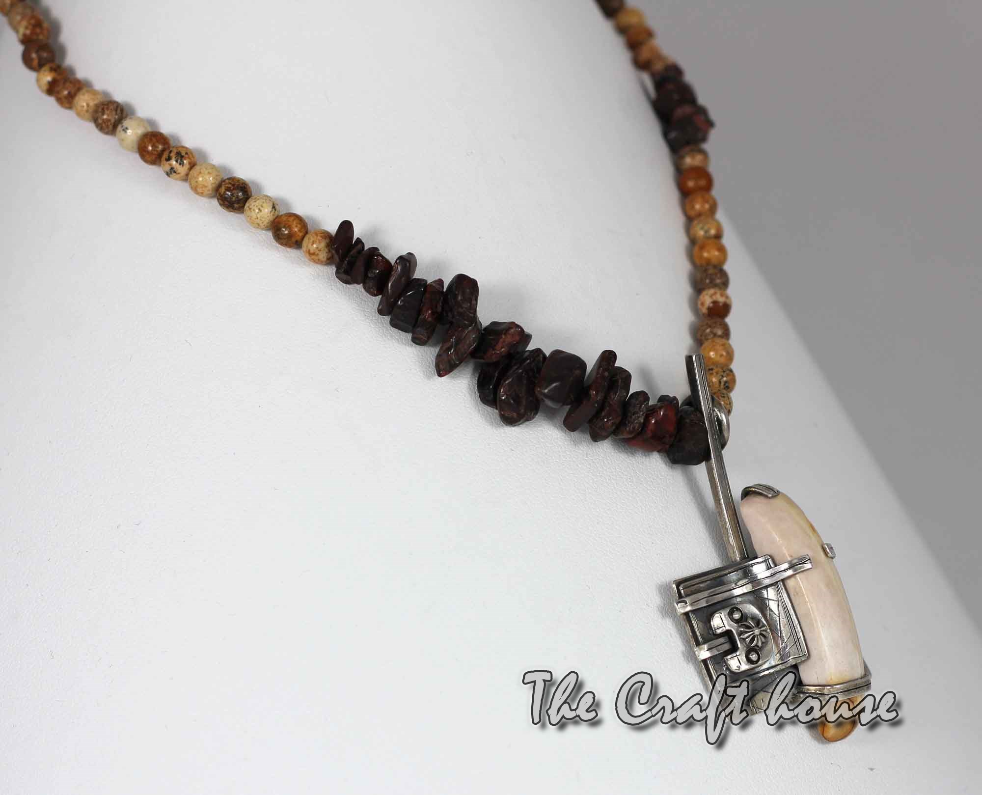 Silver necklace with Jasper - € (lv)