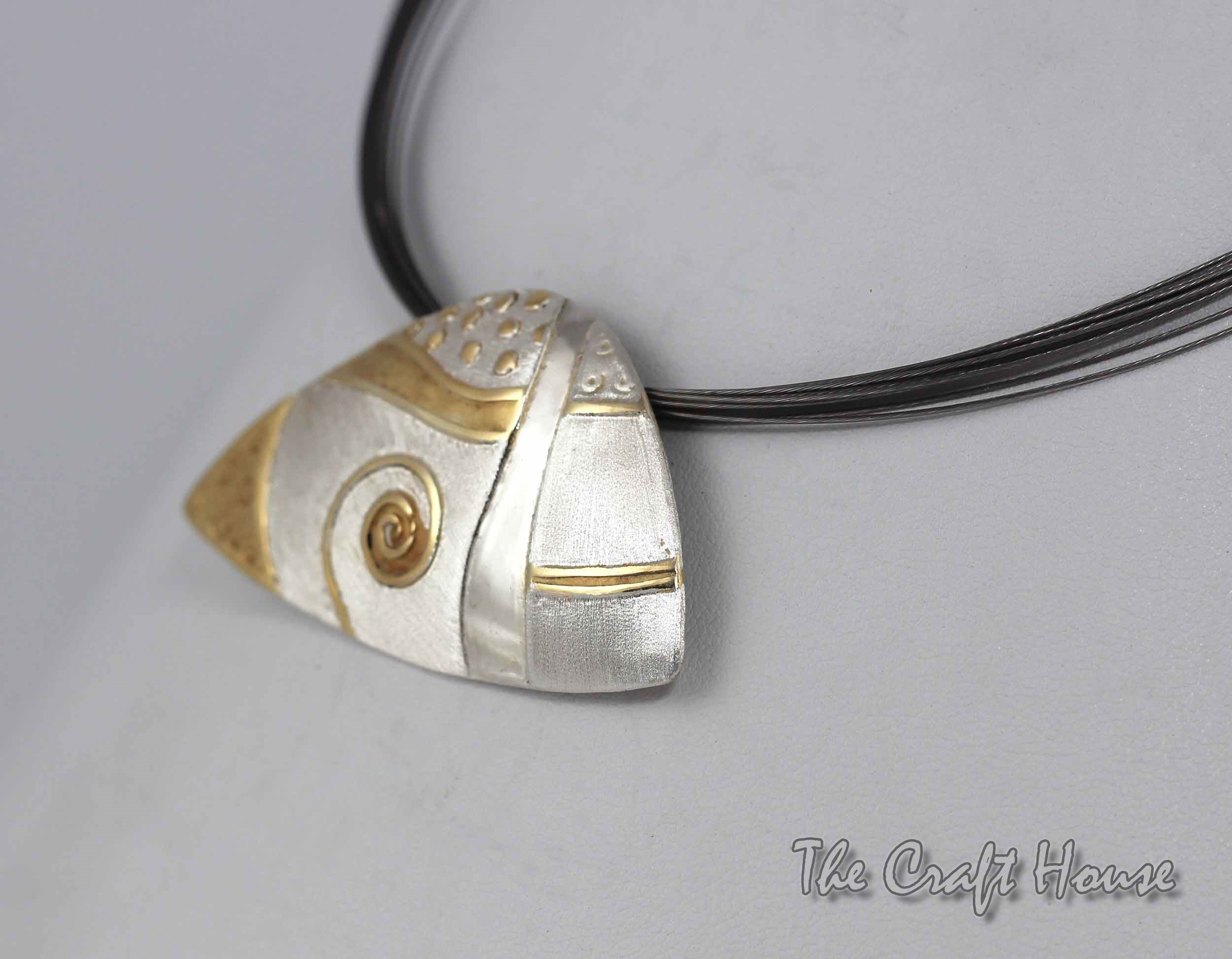 Necklace with gold-plating - 84.36 € (165 lv)
