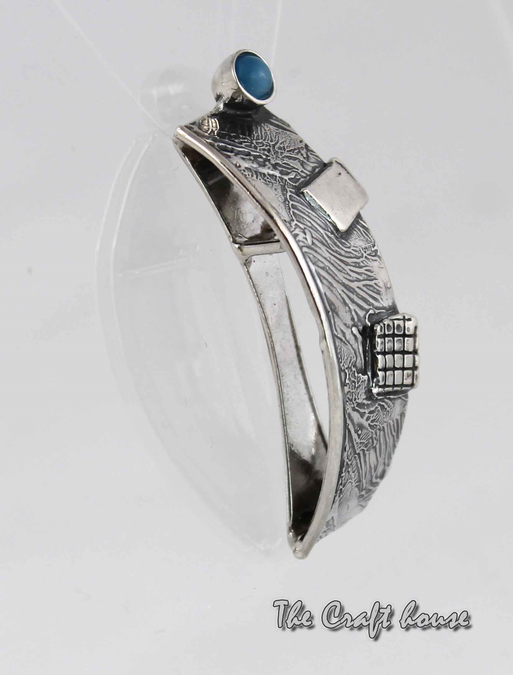Silver pendant with Cat's eye stone