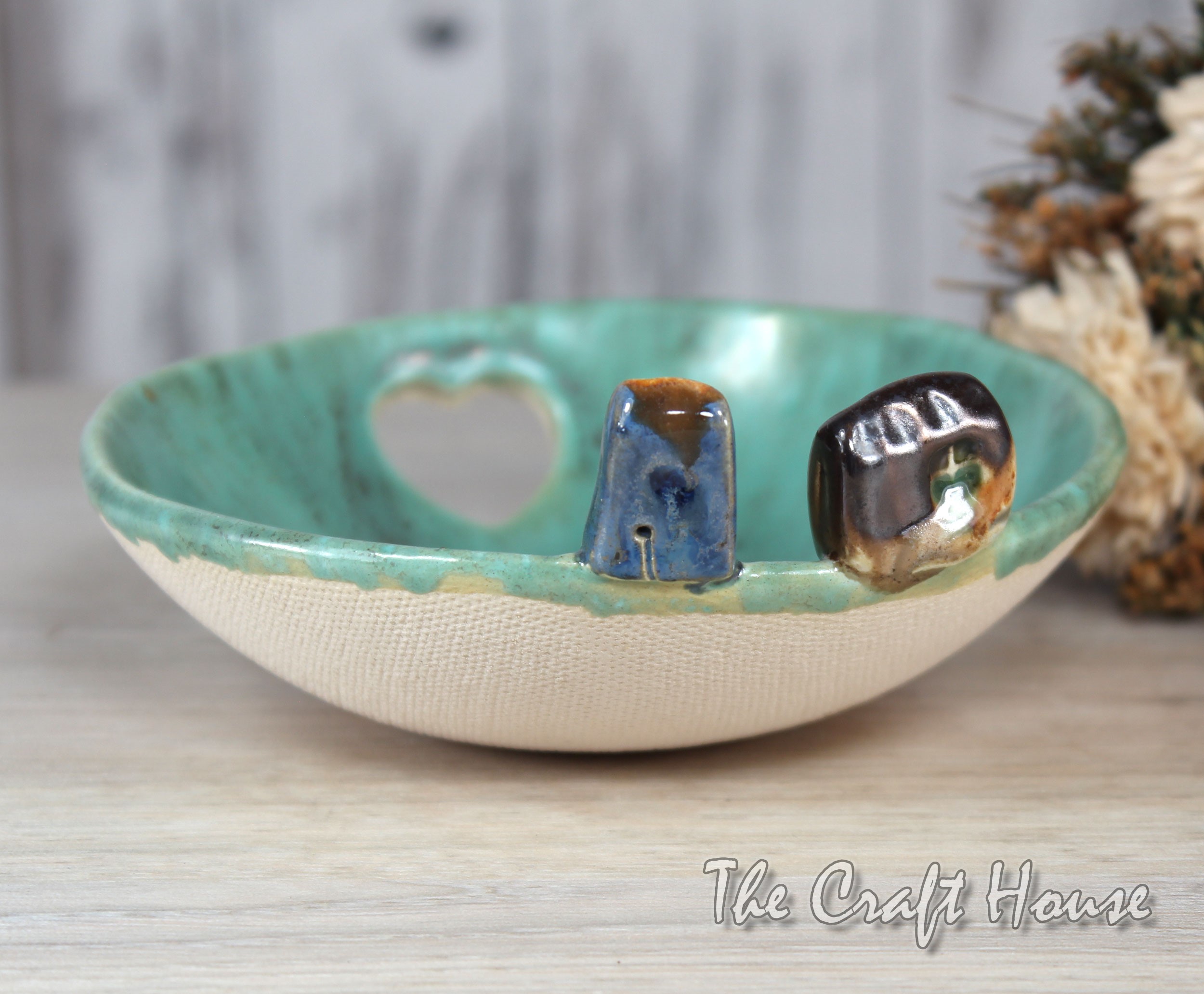 Ceramic bowl - 19.43 € ( 38 lv)