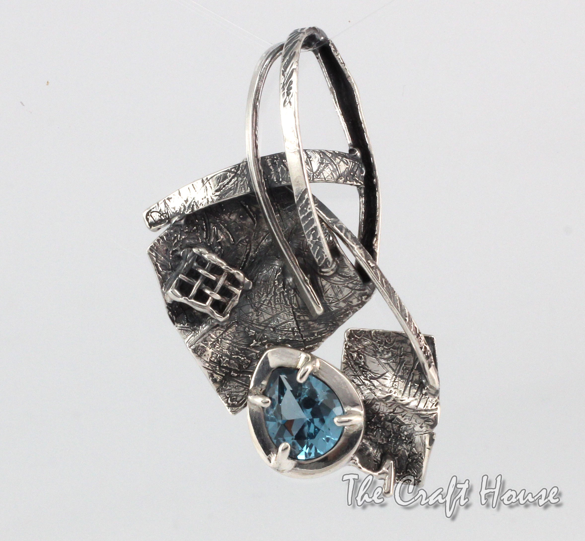 Медальон с Фианит - 195 лв (99.70 €)