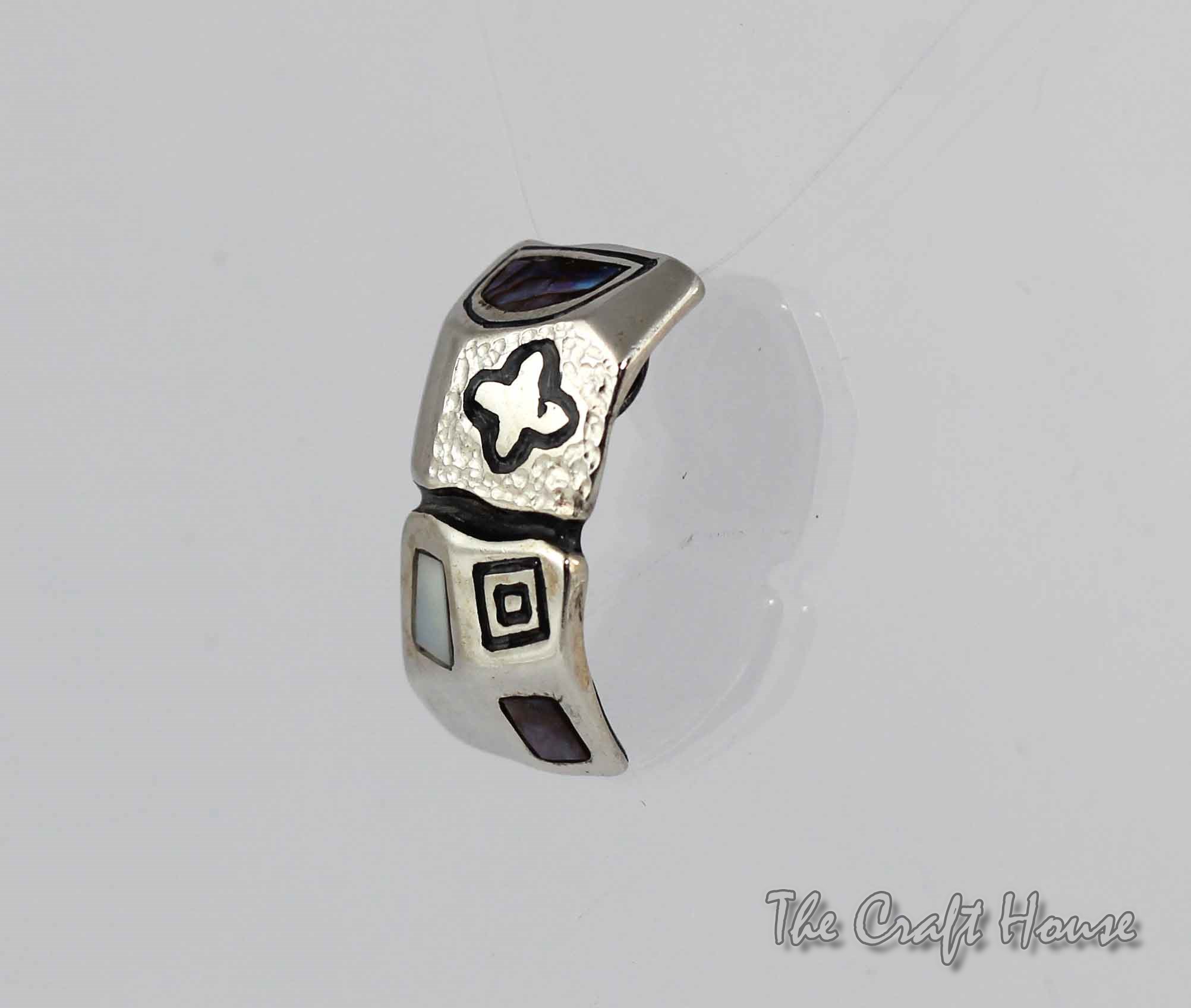 Медальон с Океански Седеф - 64 лв (32.72 €)