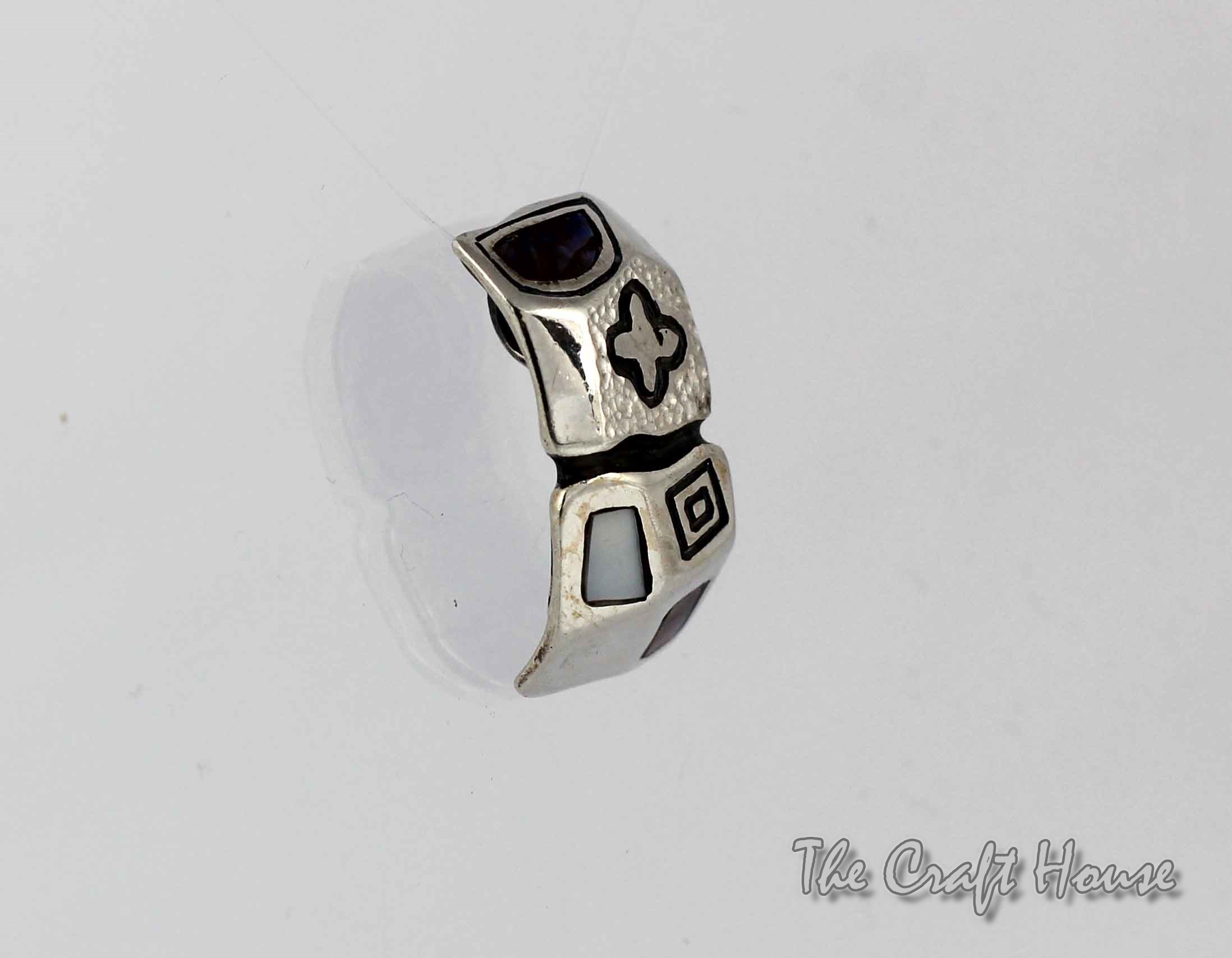 Медальон с Океански Седеф - 64 лв (32.72 €)