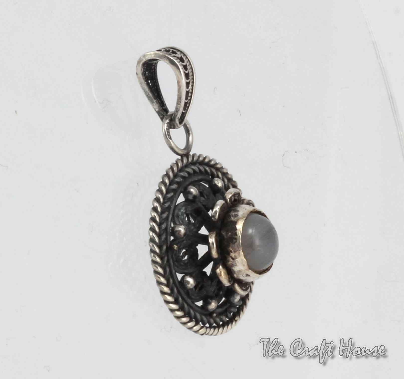 Silver filigree pendant - € ( lv)