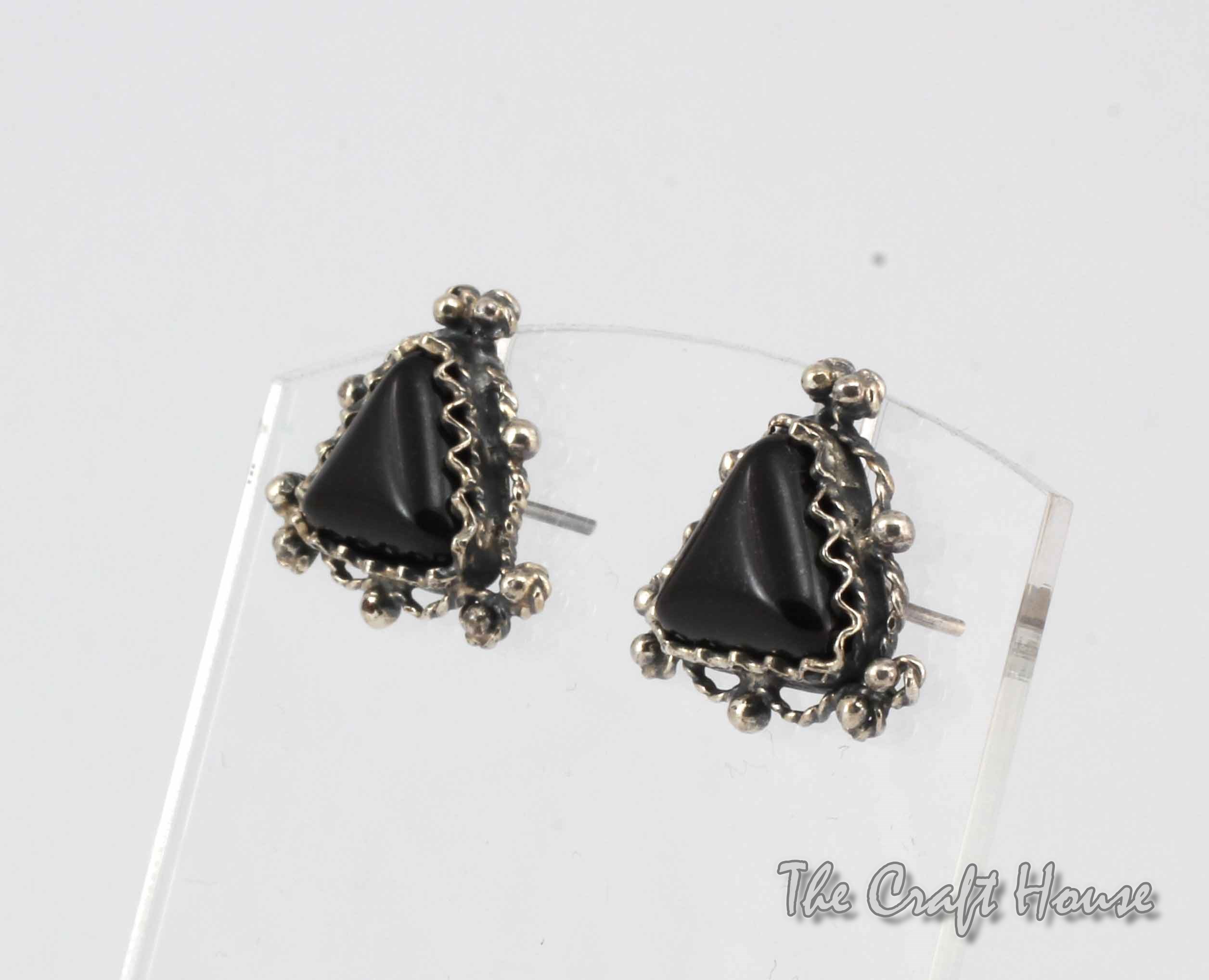 Silver earrings with Onyx - 34.77 € (68 lv)