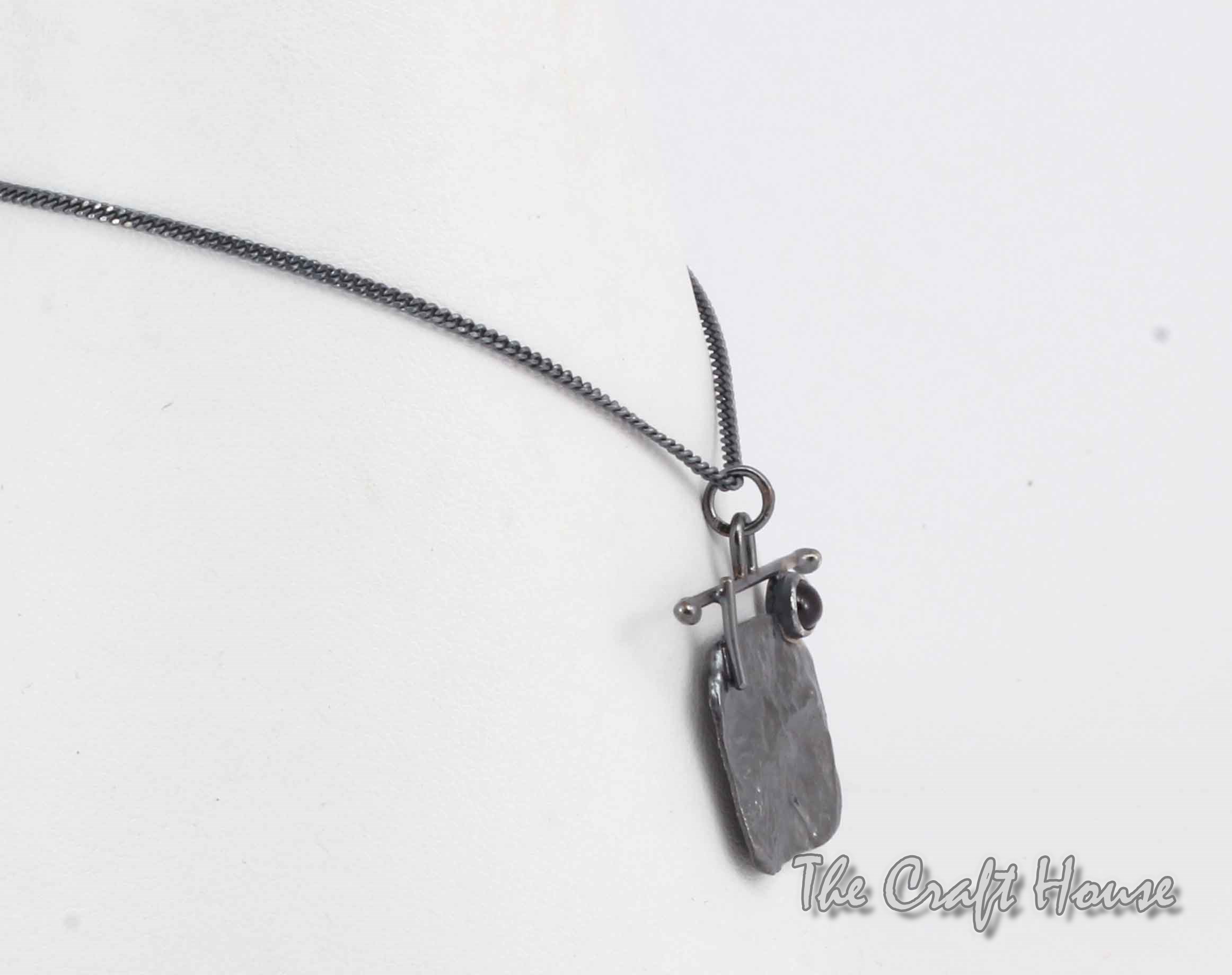 Сребърно колие с Гранат - 95 лв (48.57 €)