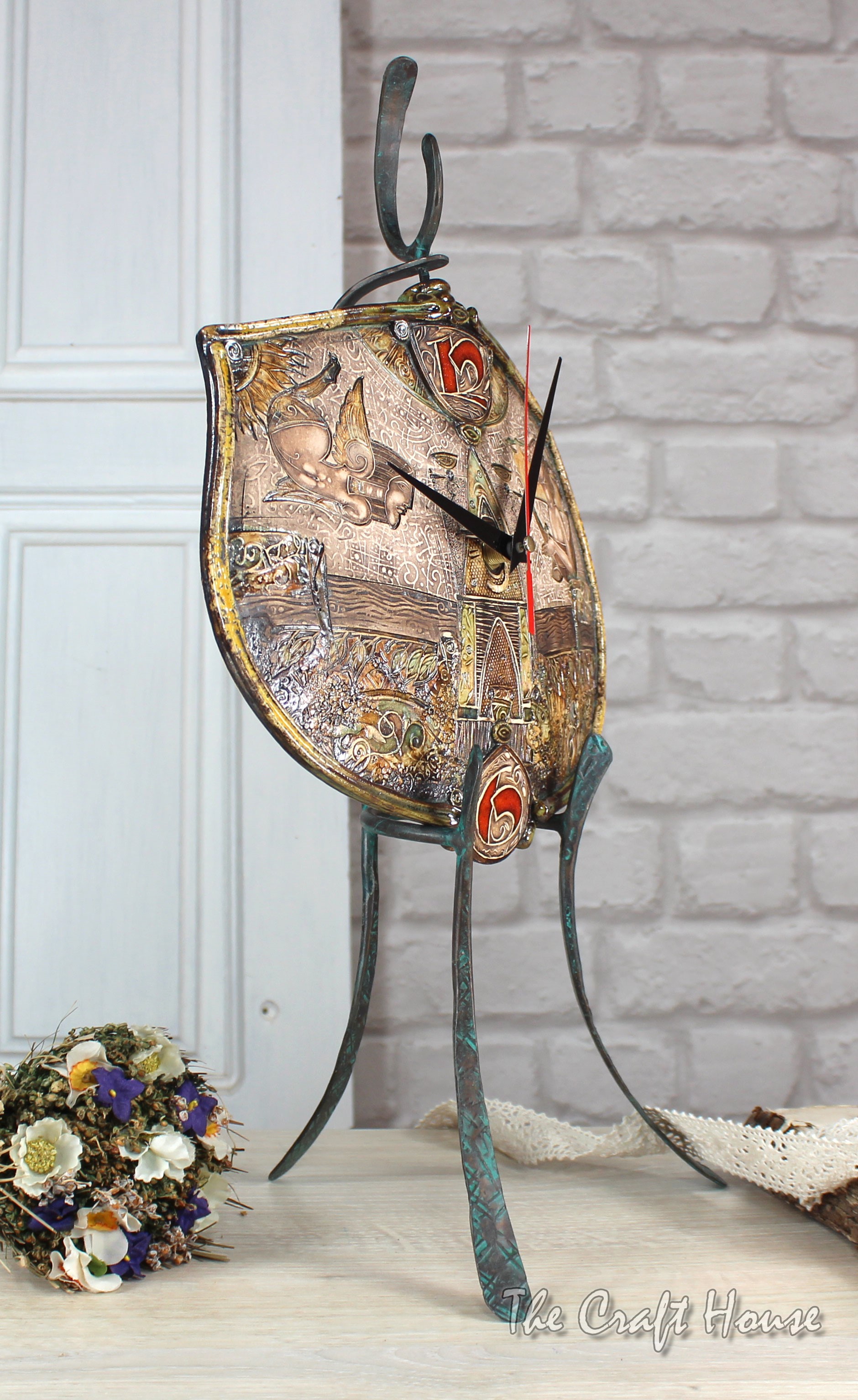 Керамичен часовник - 95 € ( 185.80 лв )