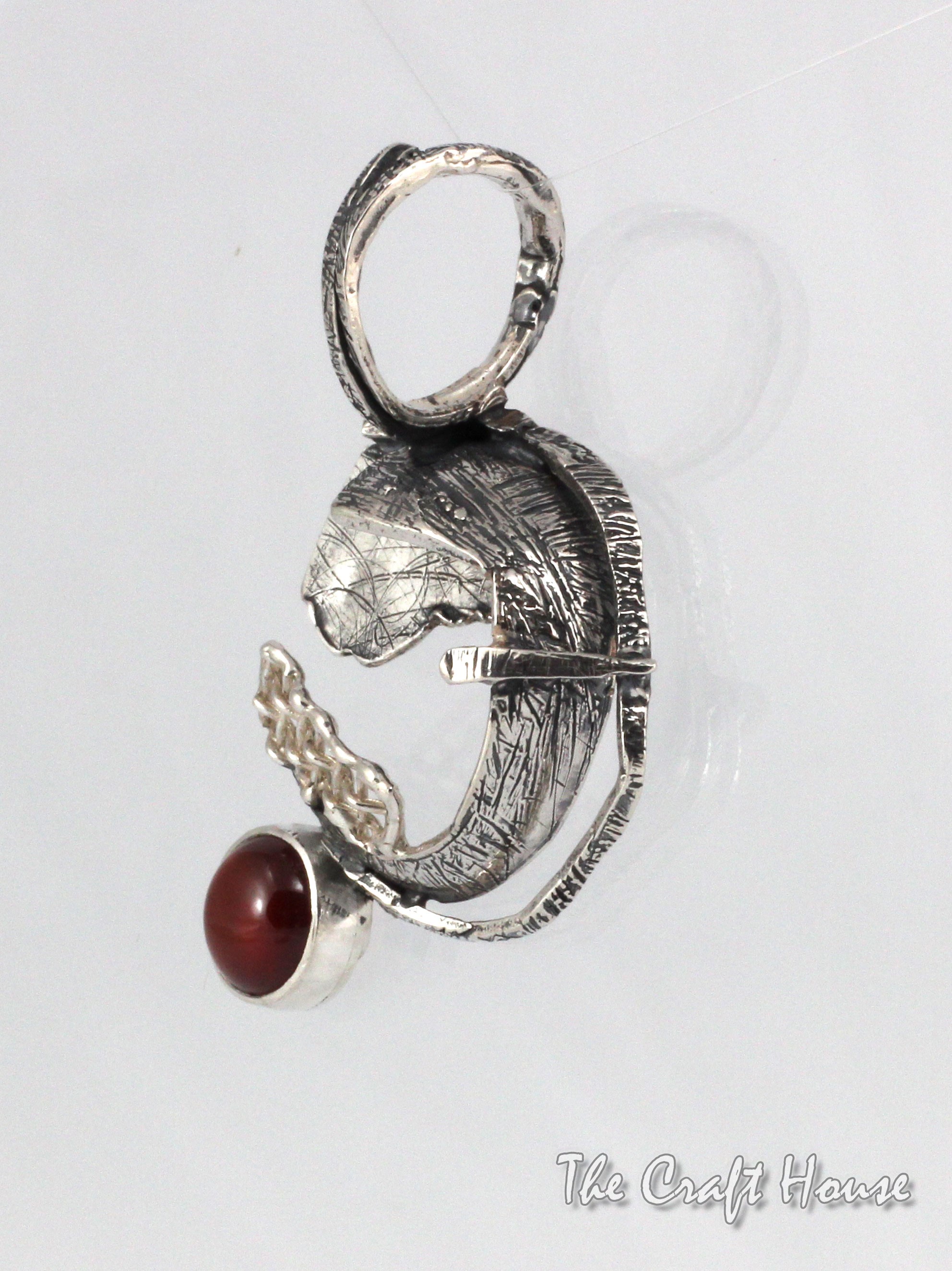 Сребърен медальон с Гранат - 135 лв (69.02 €)