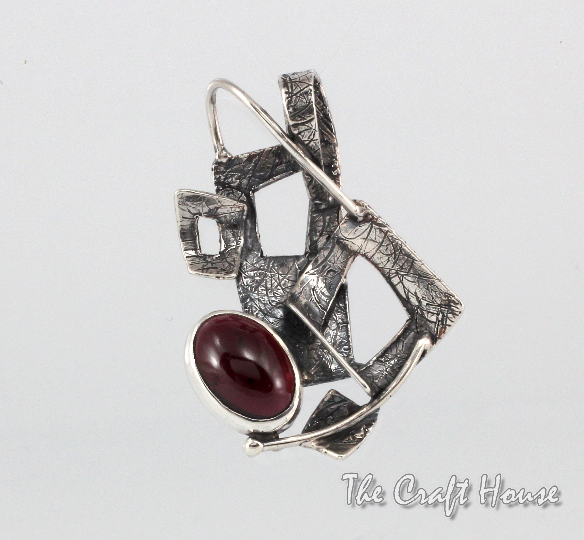 Silver pandant with Ruby - € ( lv)