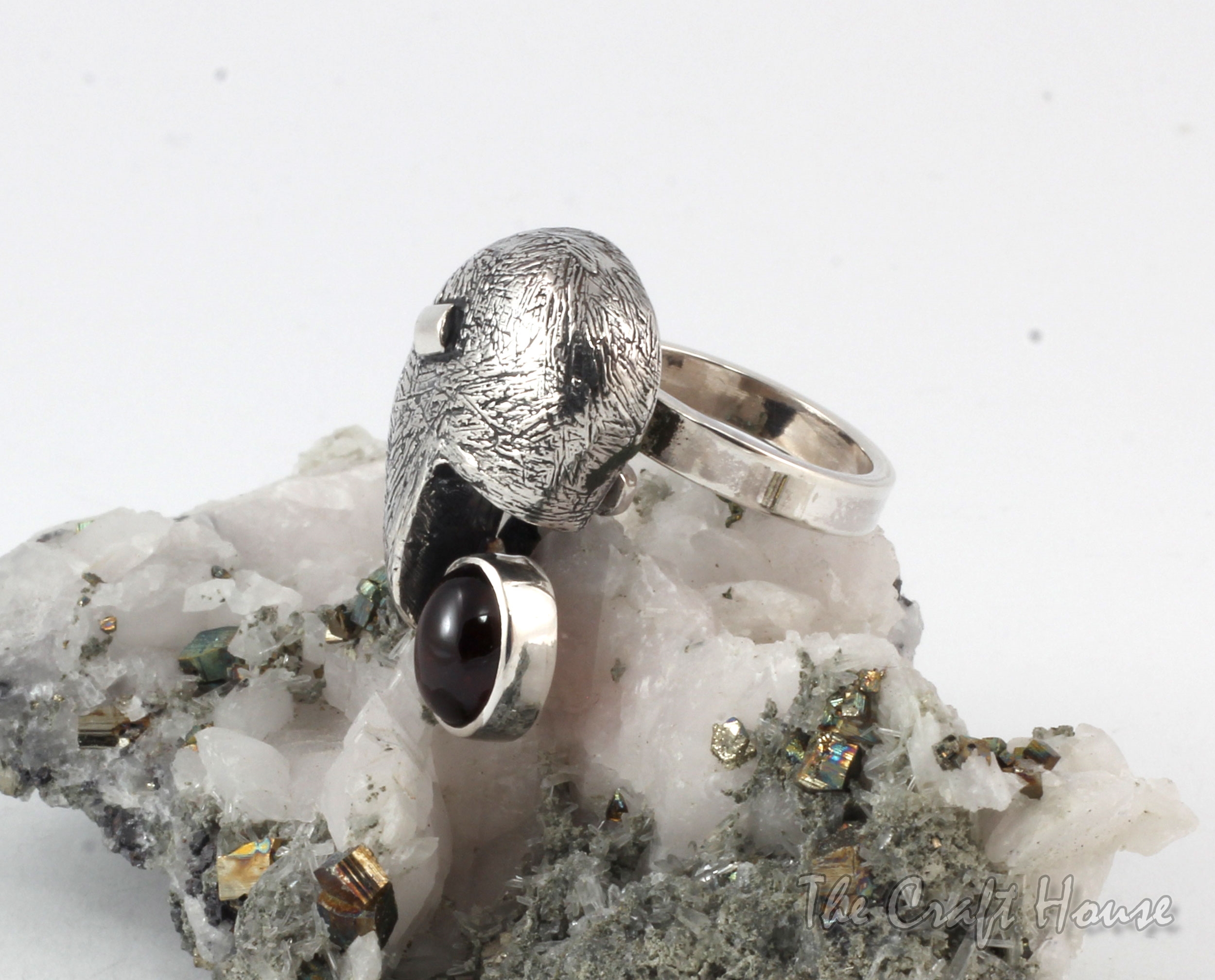 Ring with Carnelian - 74.65 € (146 lv)