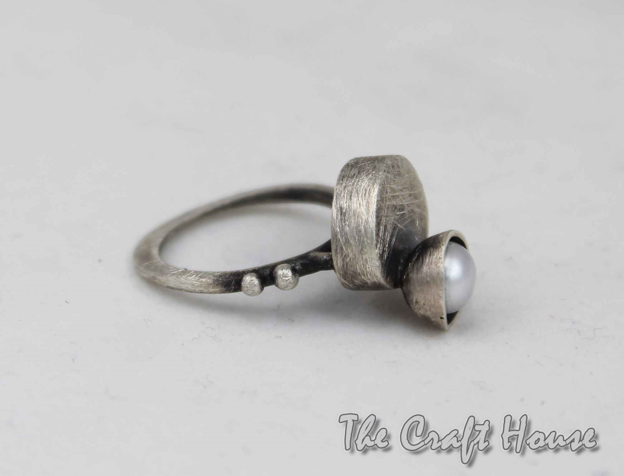 Silver ring with Pearl