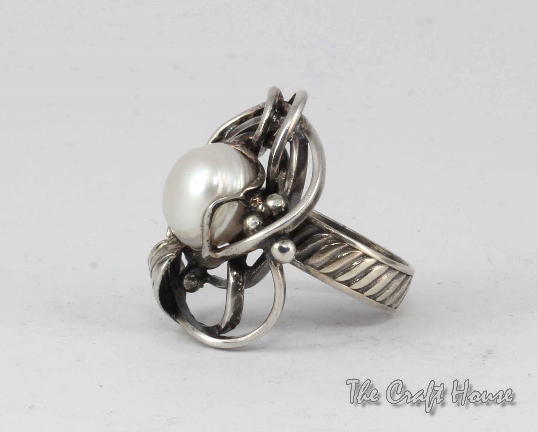 Silver ring with Pearl