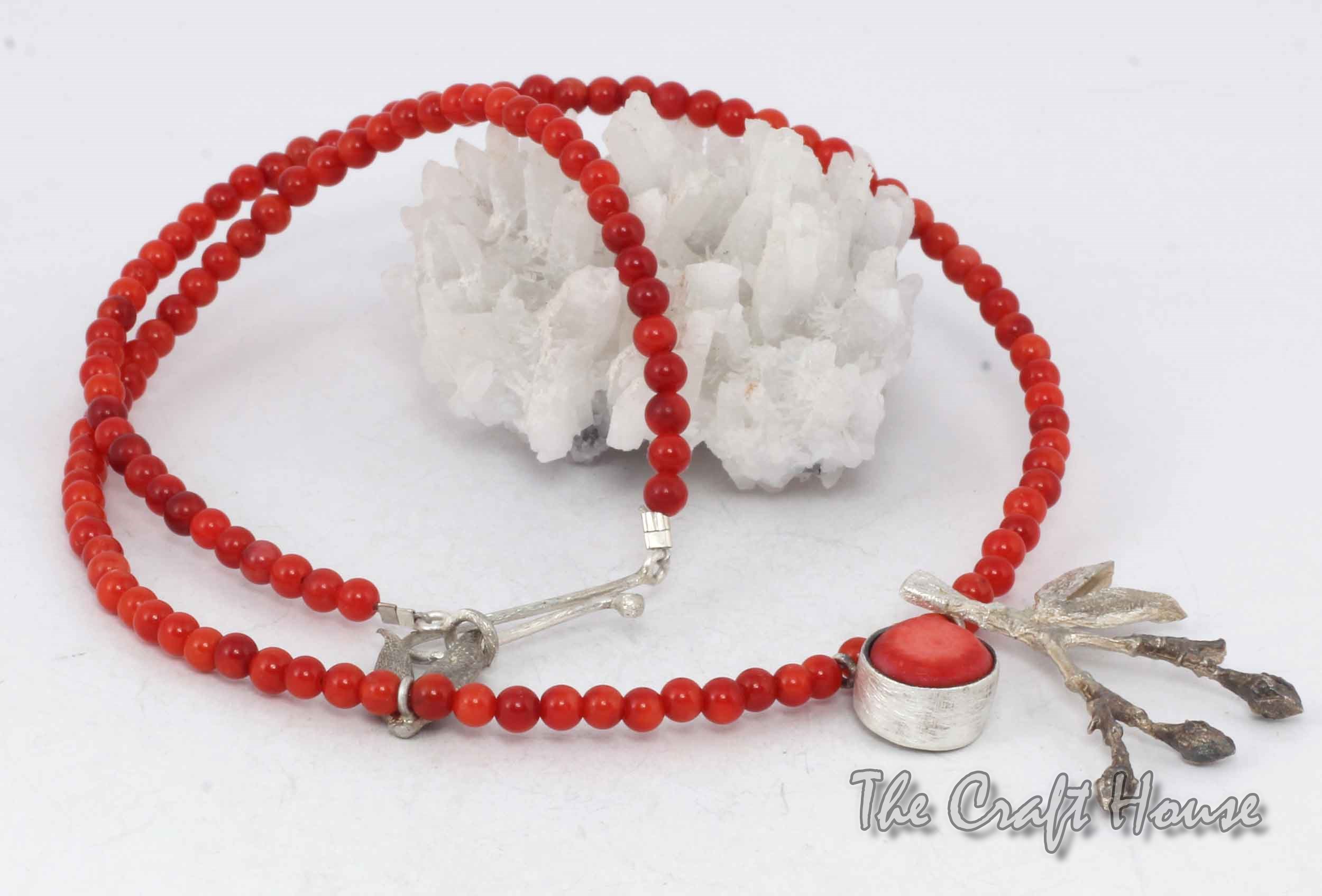 Silver necklace with Coral - € ( lv)