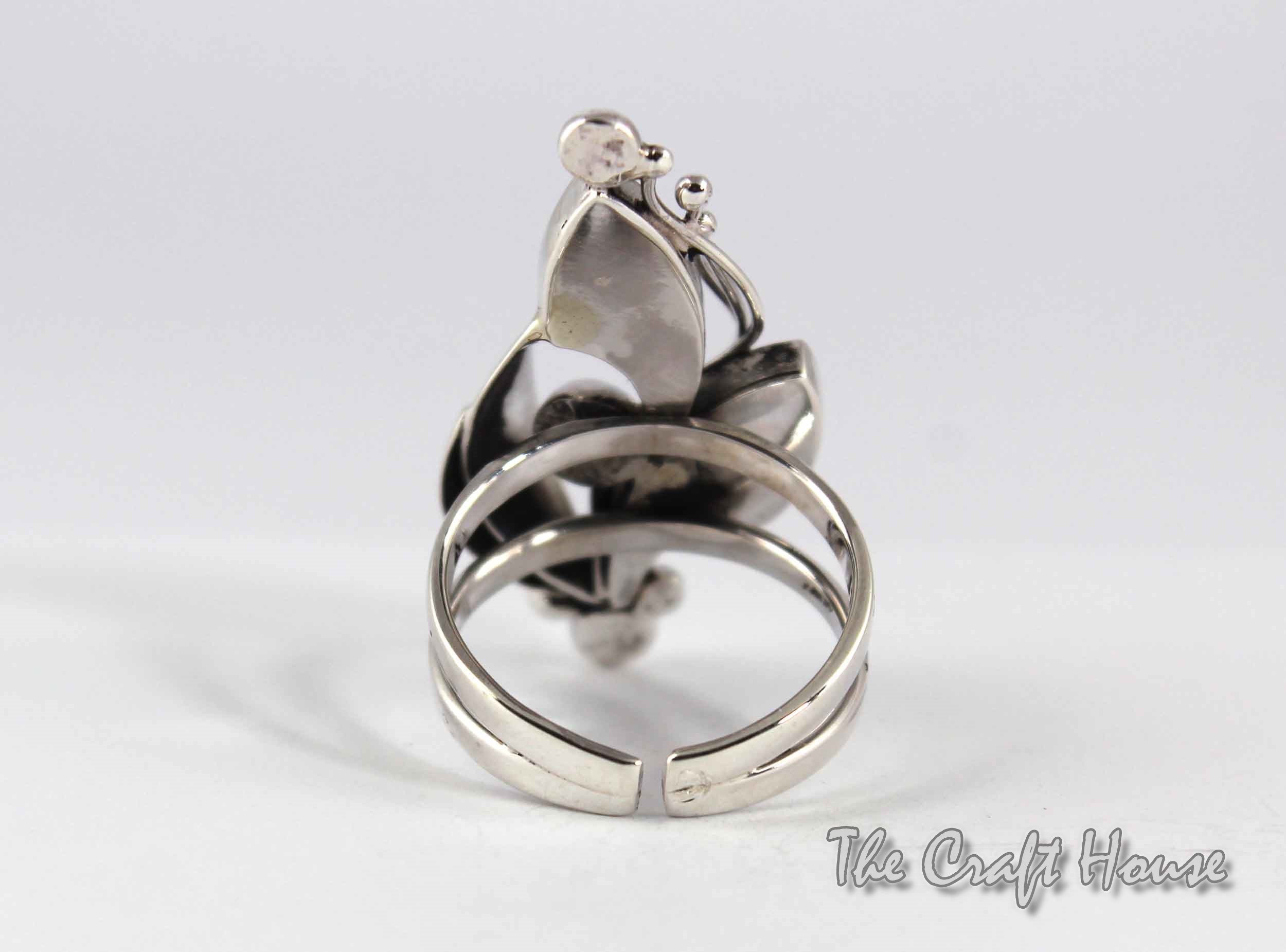 Silver ring with Mother of pearl