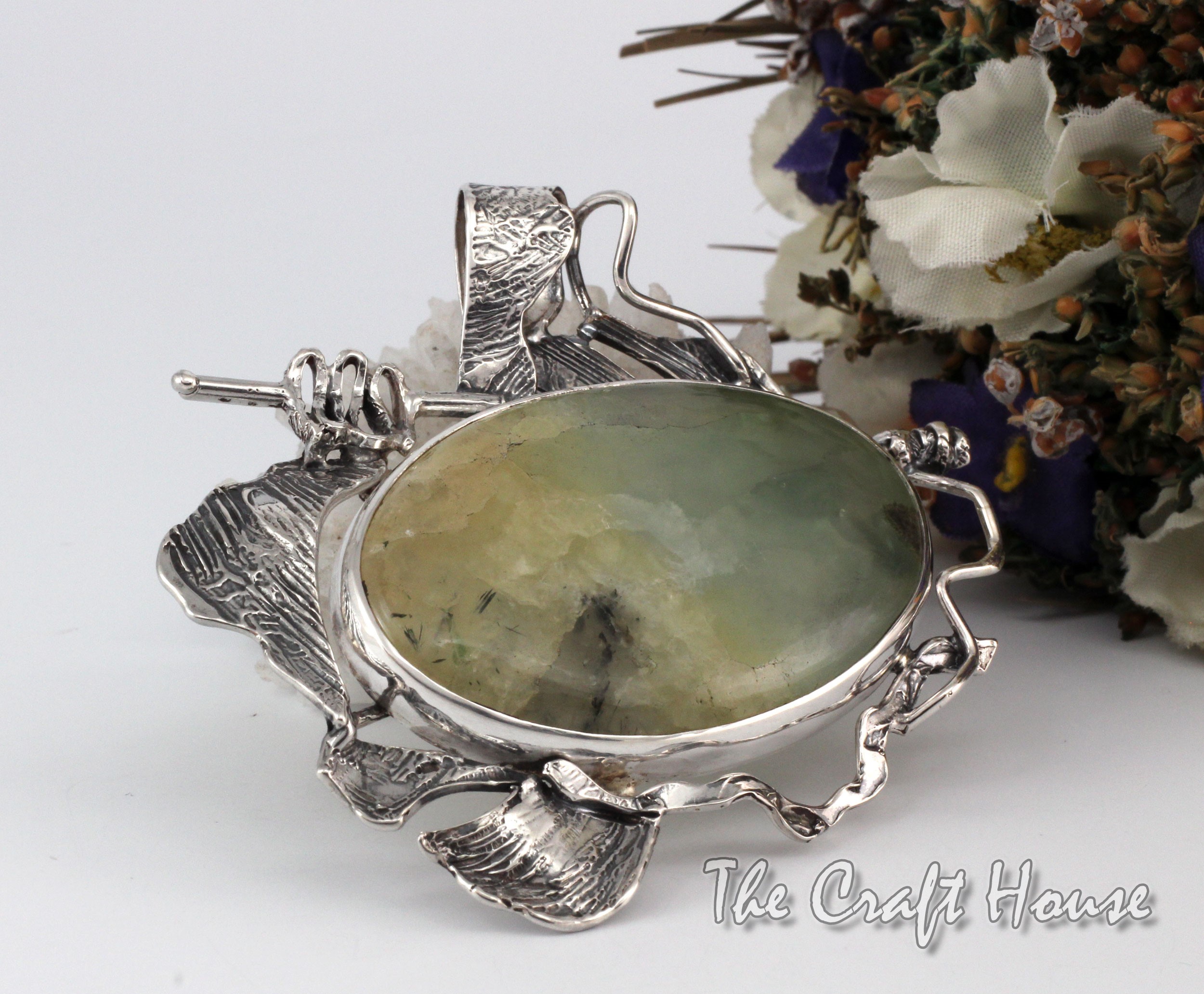 Silver pendant with Prehnite - € ( lv)