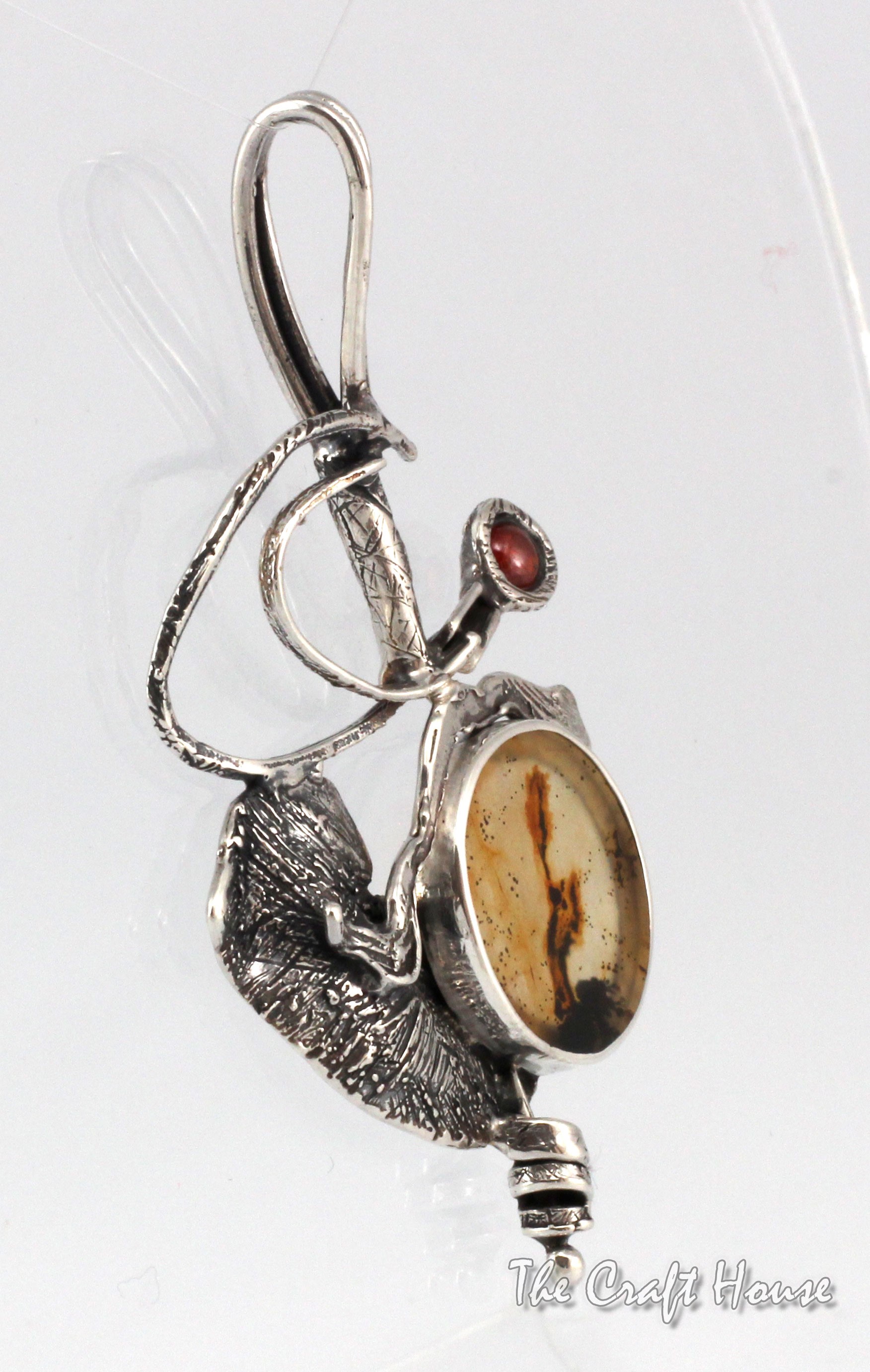 Сребърен медальон с Ахат - 190 лв (97.15 €)