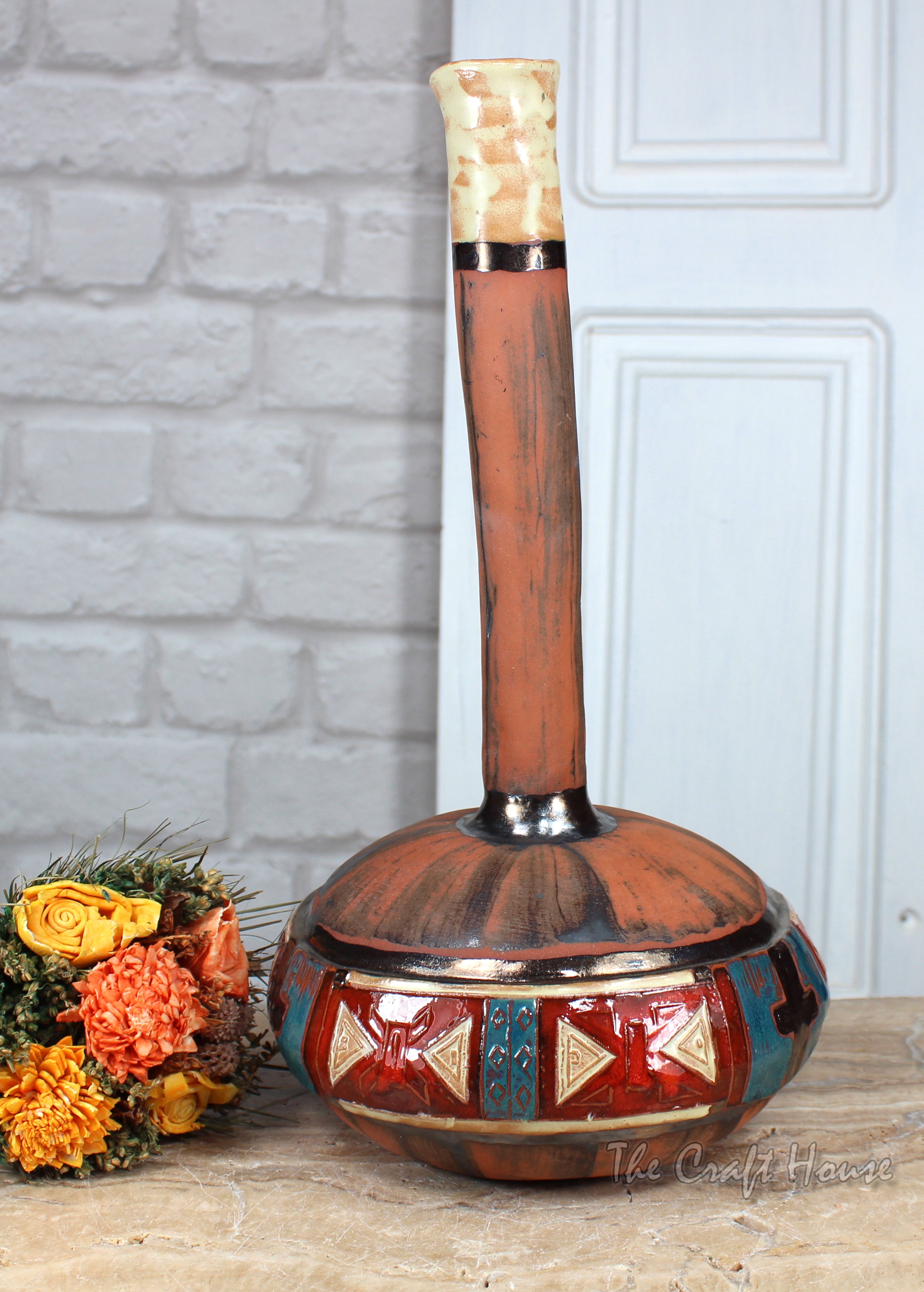 Ceramic vase - 21.47 € ( 42 lv)