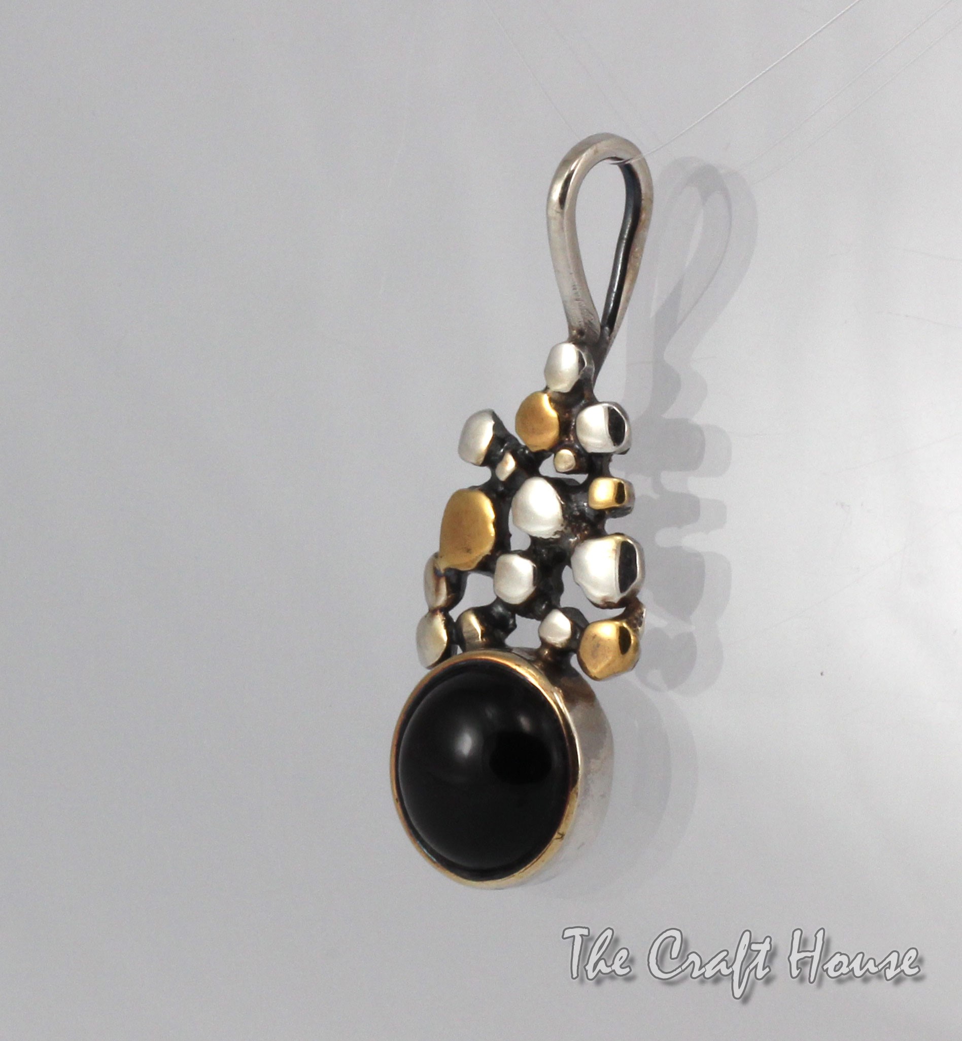 Sterling silver pendant with Onyx - 53.68 € (105 lv)