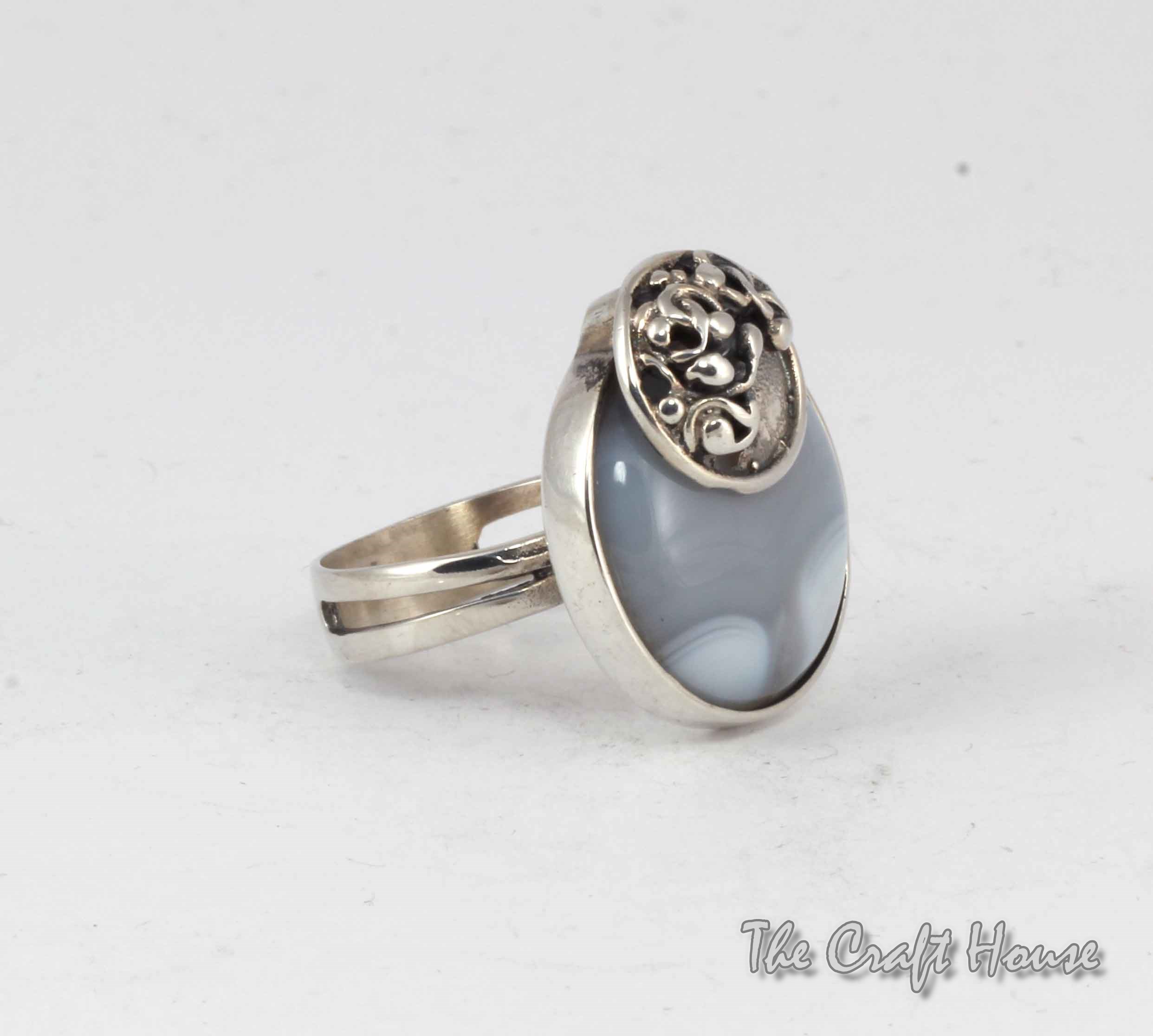 Sterling silver ring with Agate - 53.69 € (105 lv)