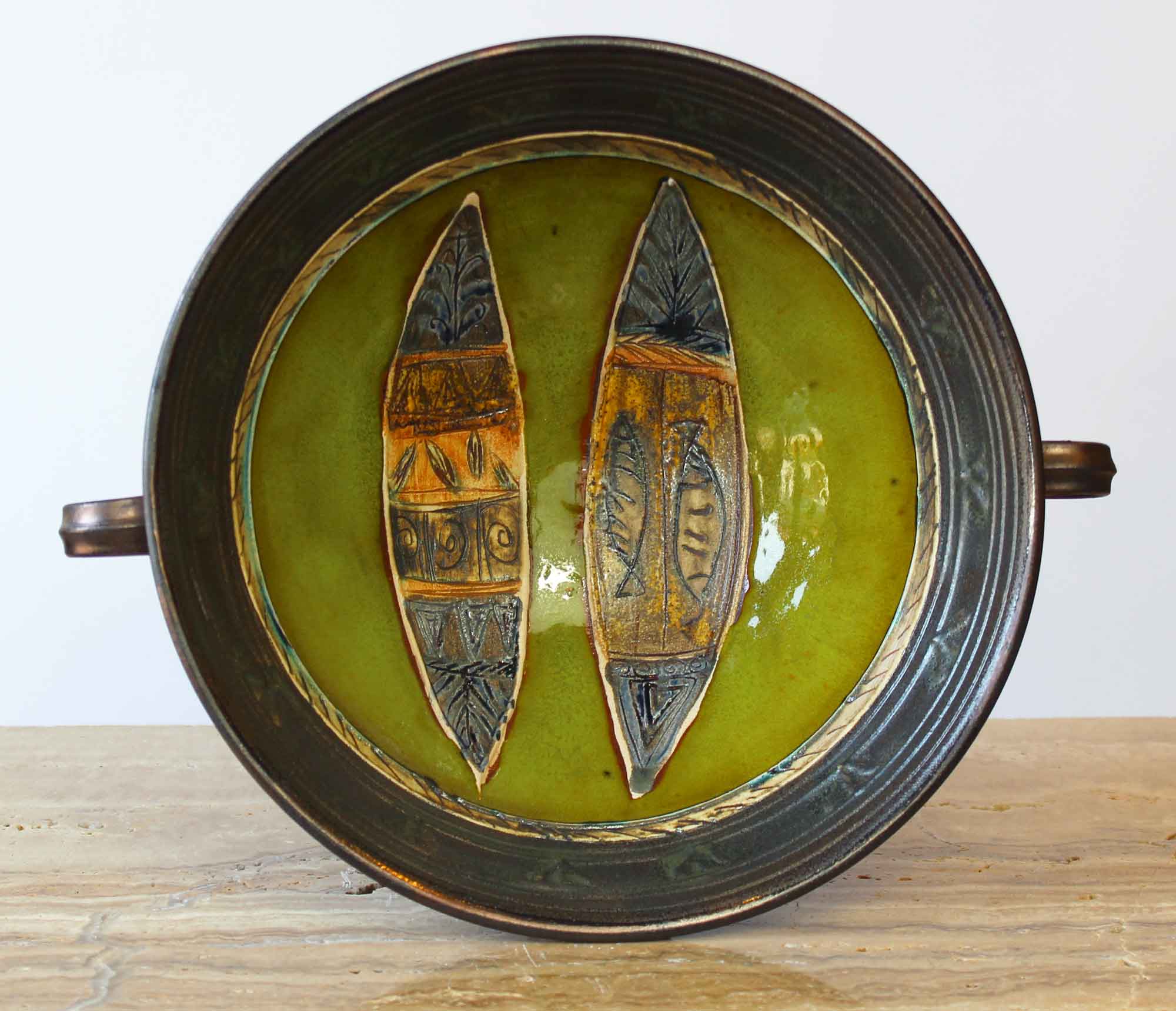 Ceramic fruit bowl