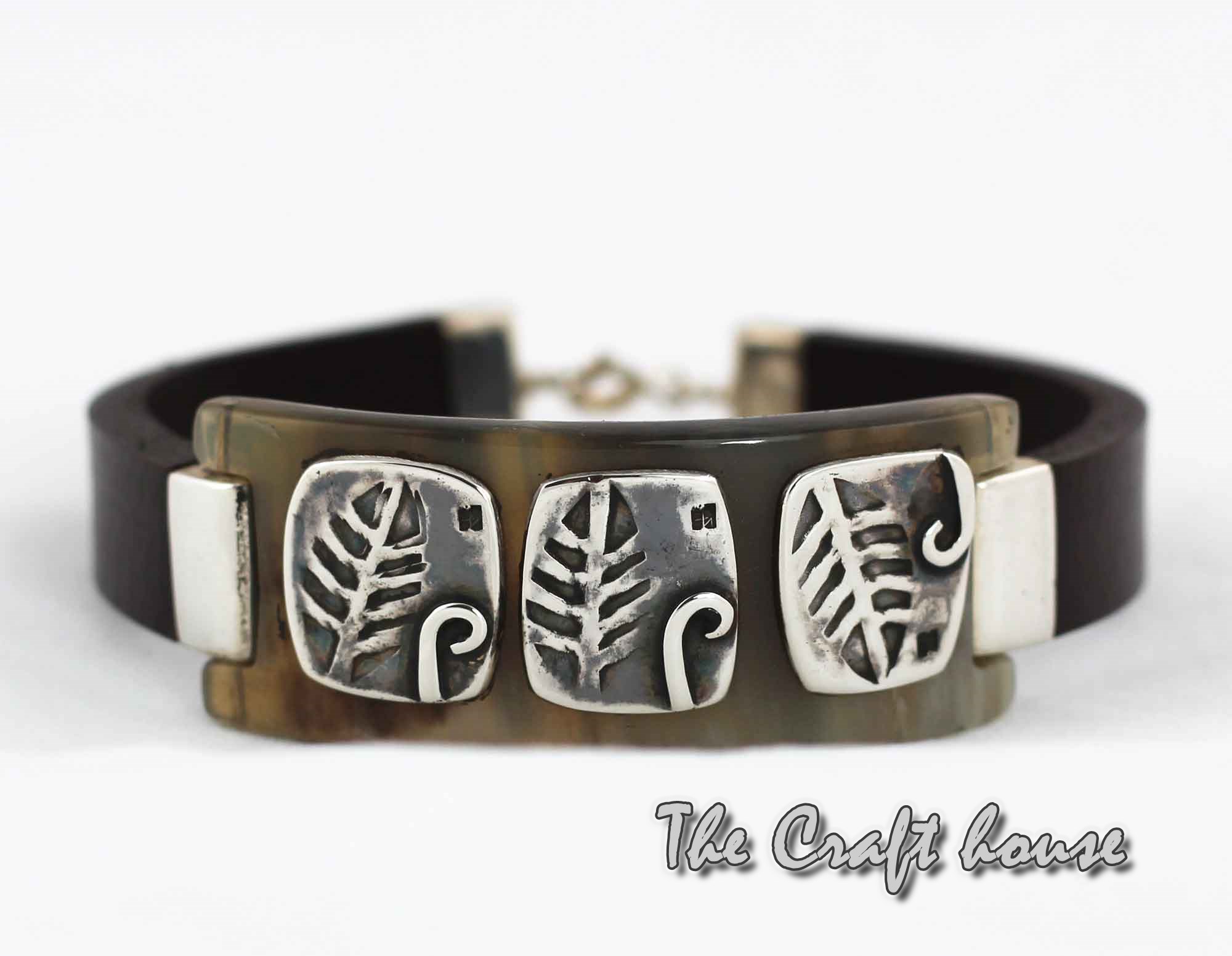 Bracelet with horn - 99.70 € (195 lv)