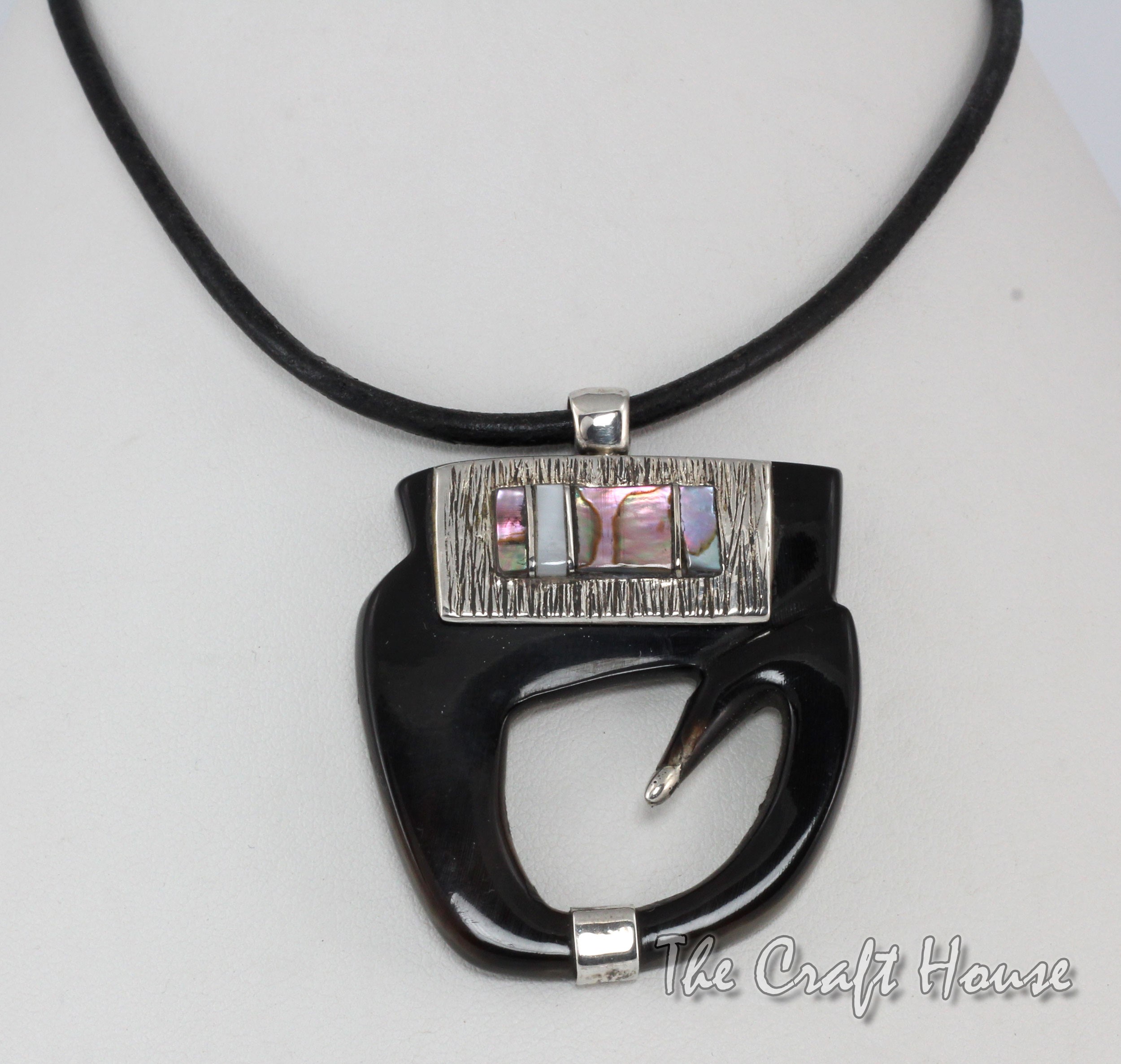 Silver necklace with Mother of pearl - € ( lv)