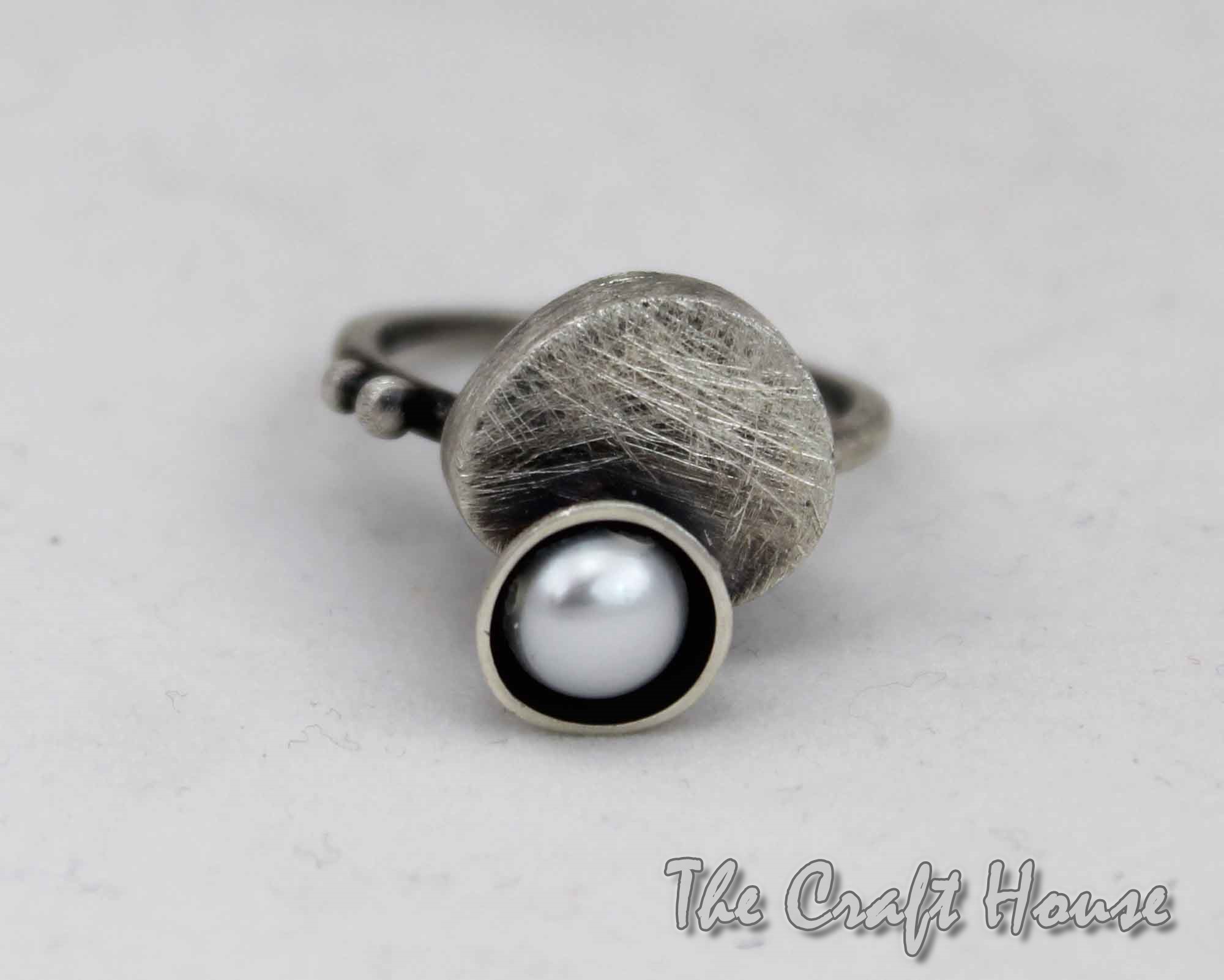 Silver ring with Pearl