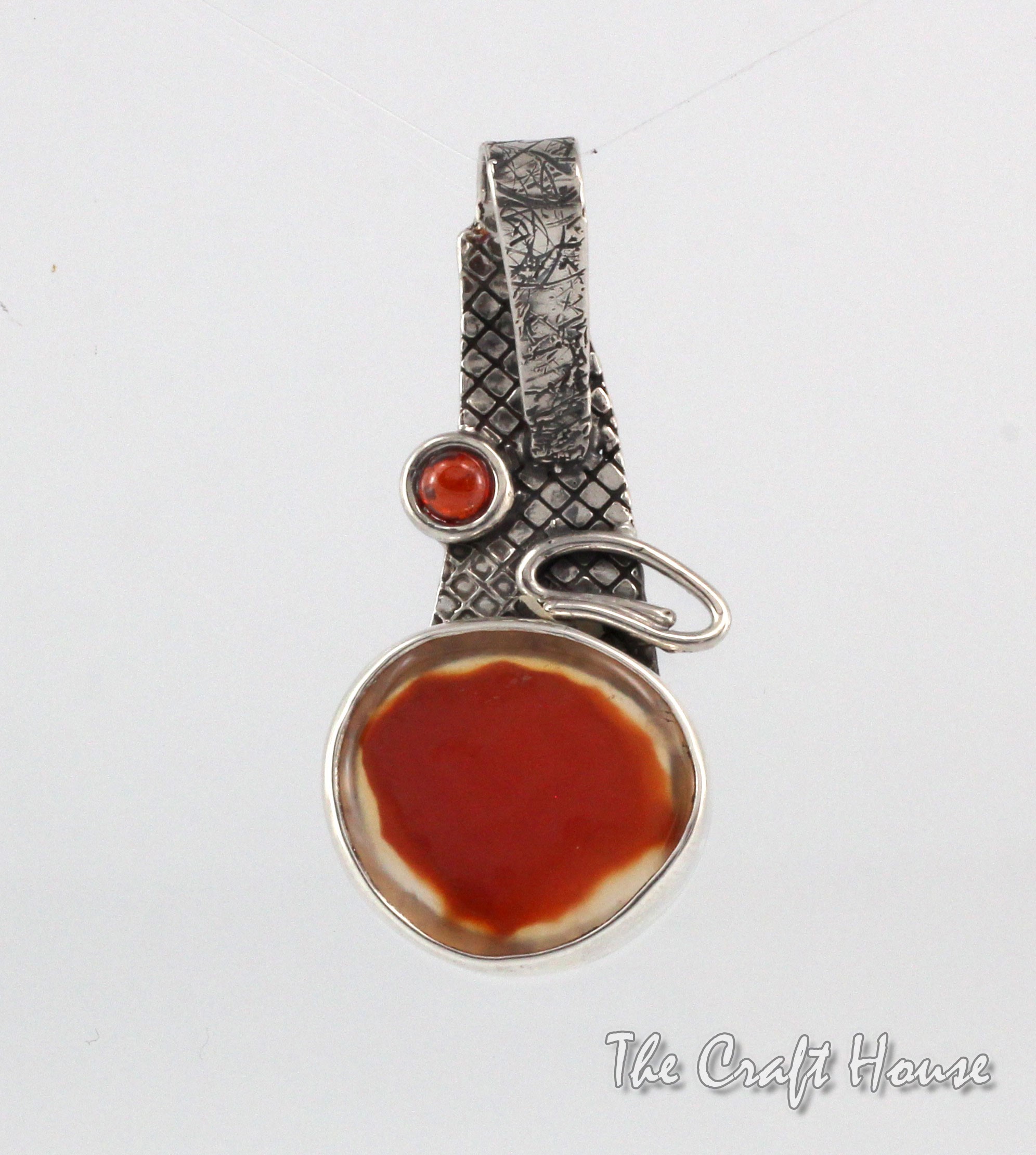 Silver pendant with Carnelian - 69.02 € (135 lv)