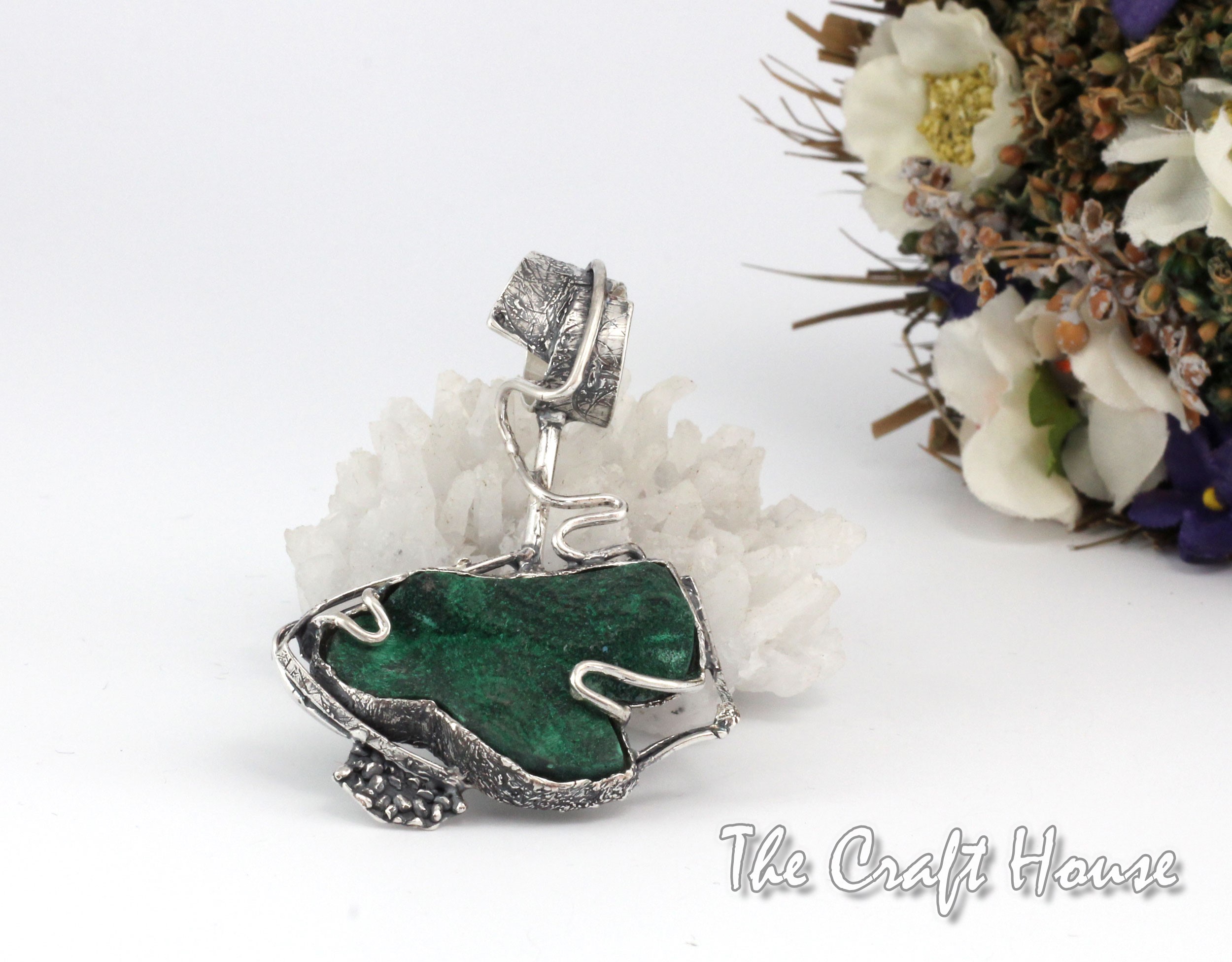 Silver pendant with Malachite - 138.05 € (270 lv)