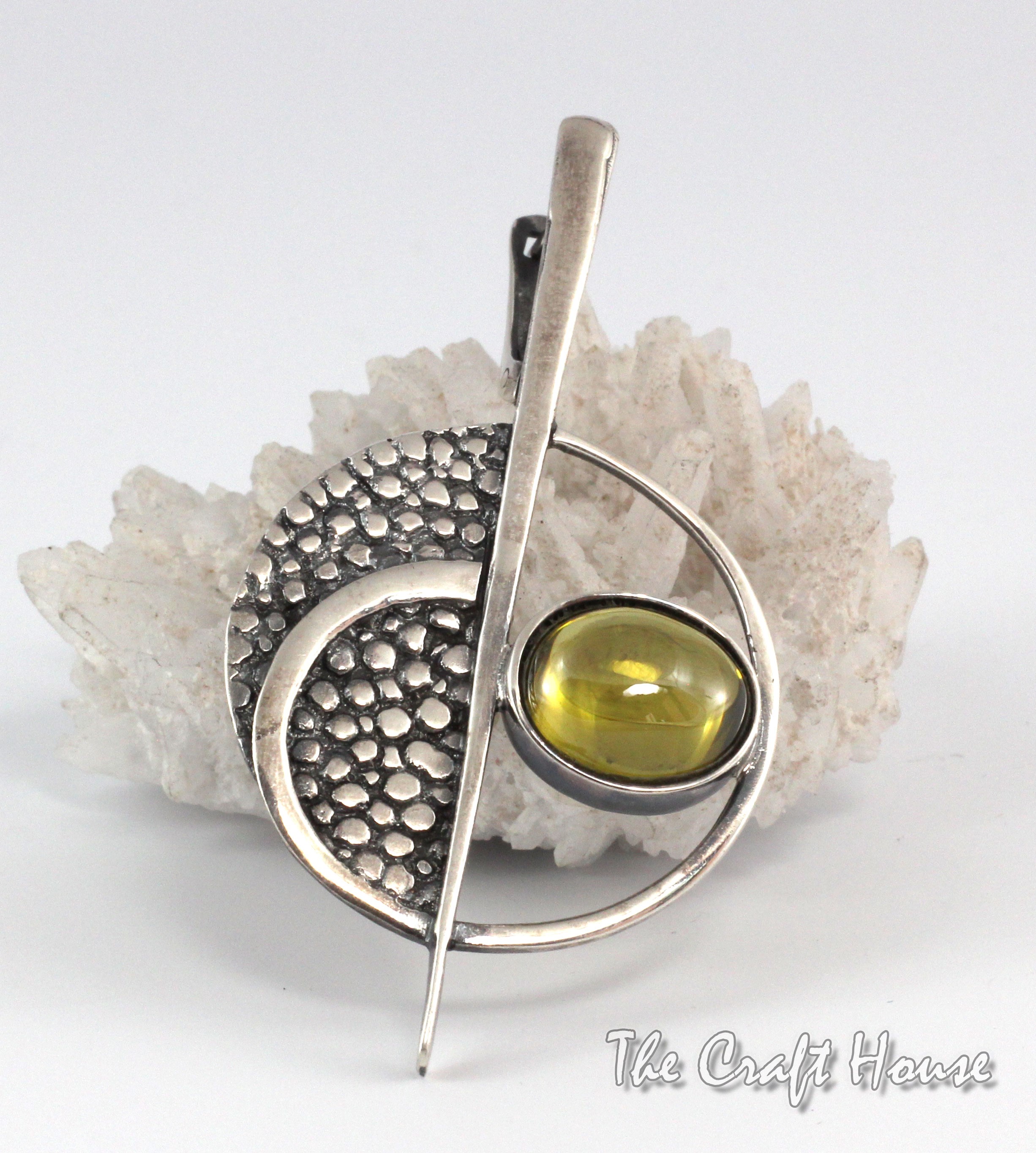 Сребърен медальон с Оливин - лв ( €)
