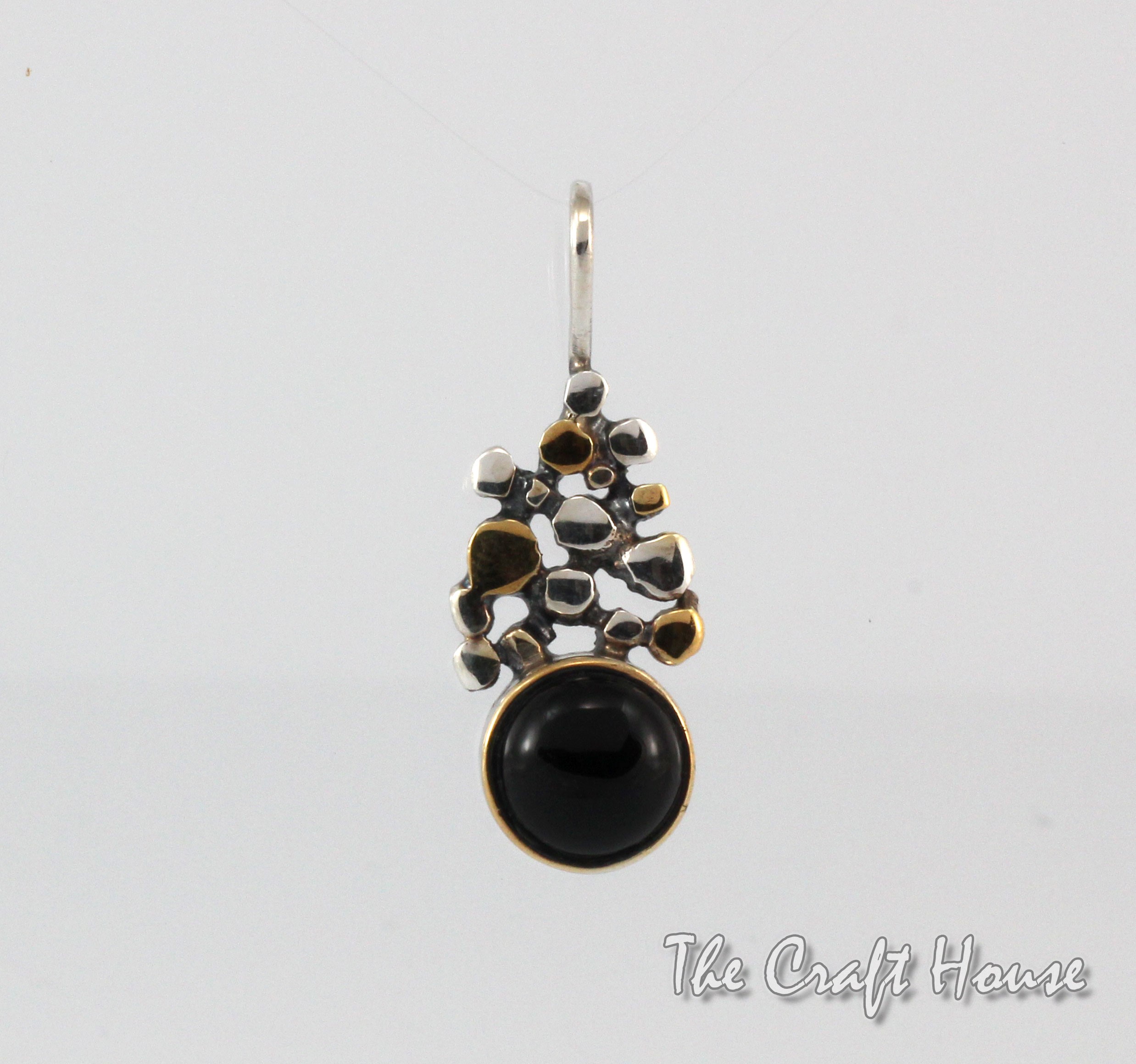 Sterling silver pendant with Onyx - 53.68 € (105 lv)