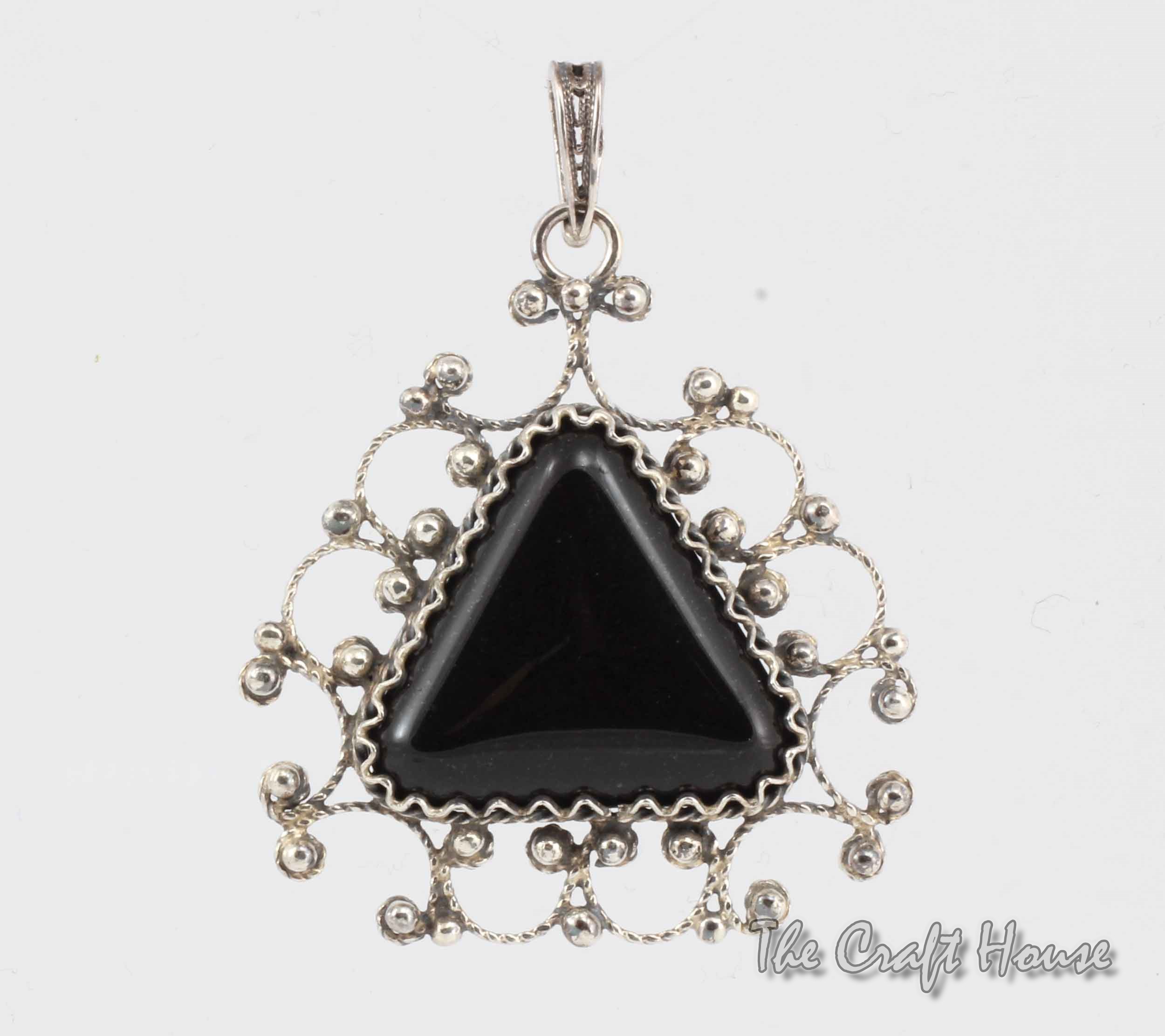 Silver pendant with Onyx - 48.57 € (95 lv)