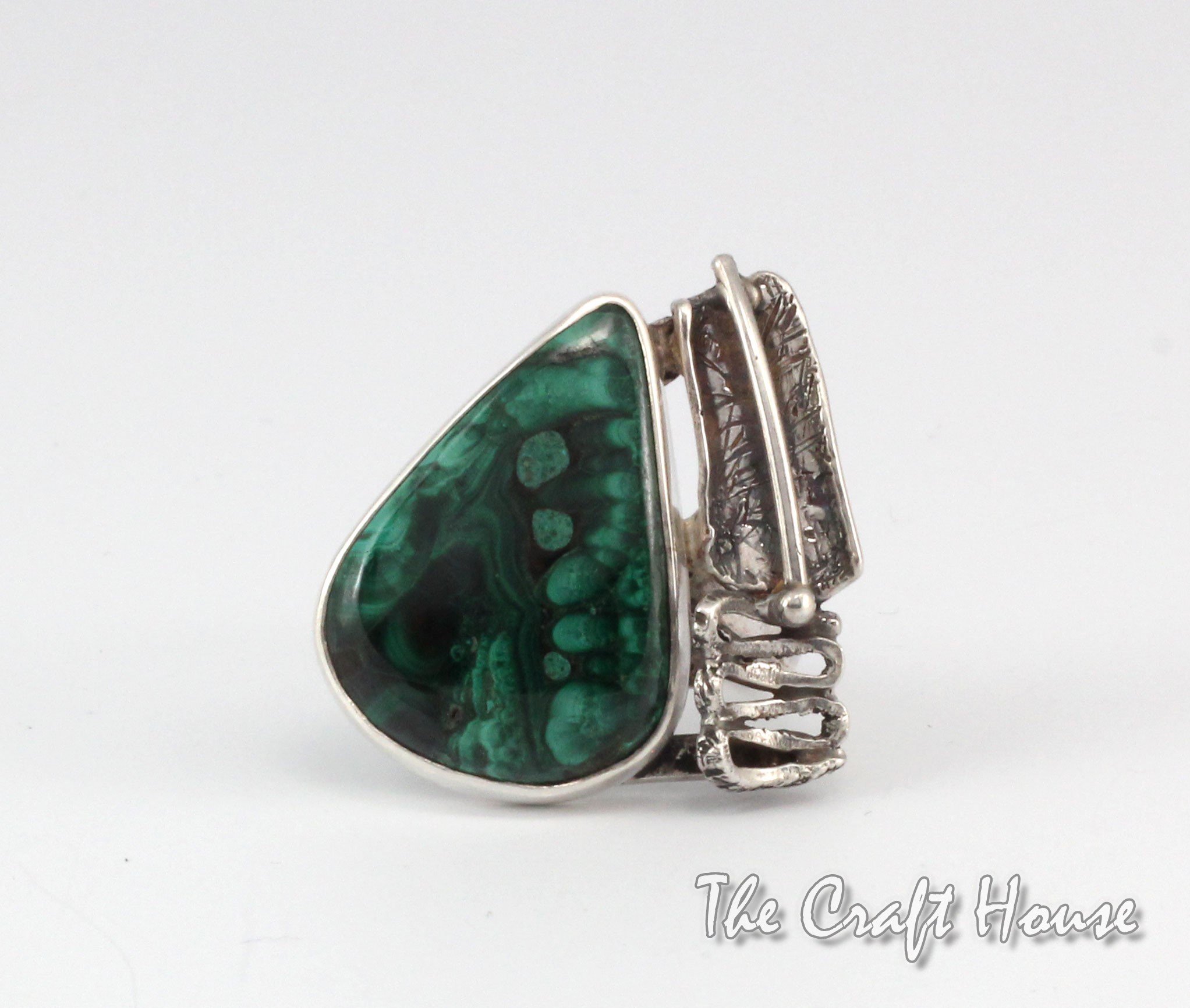 Silver ring with Malachite - € (lv)