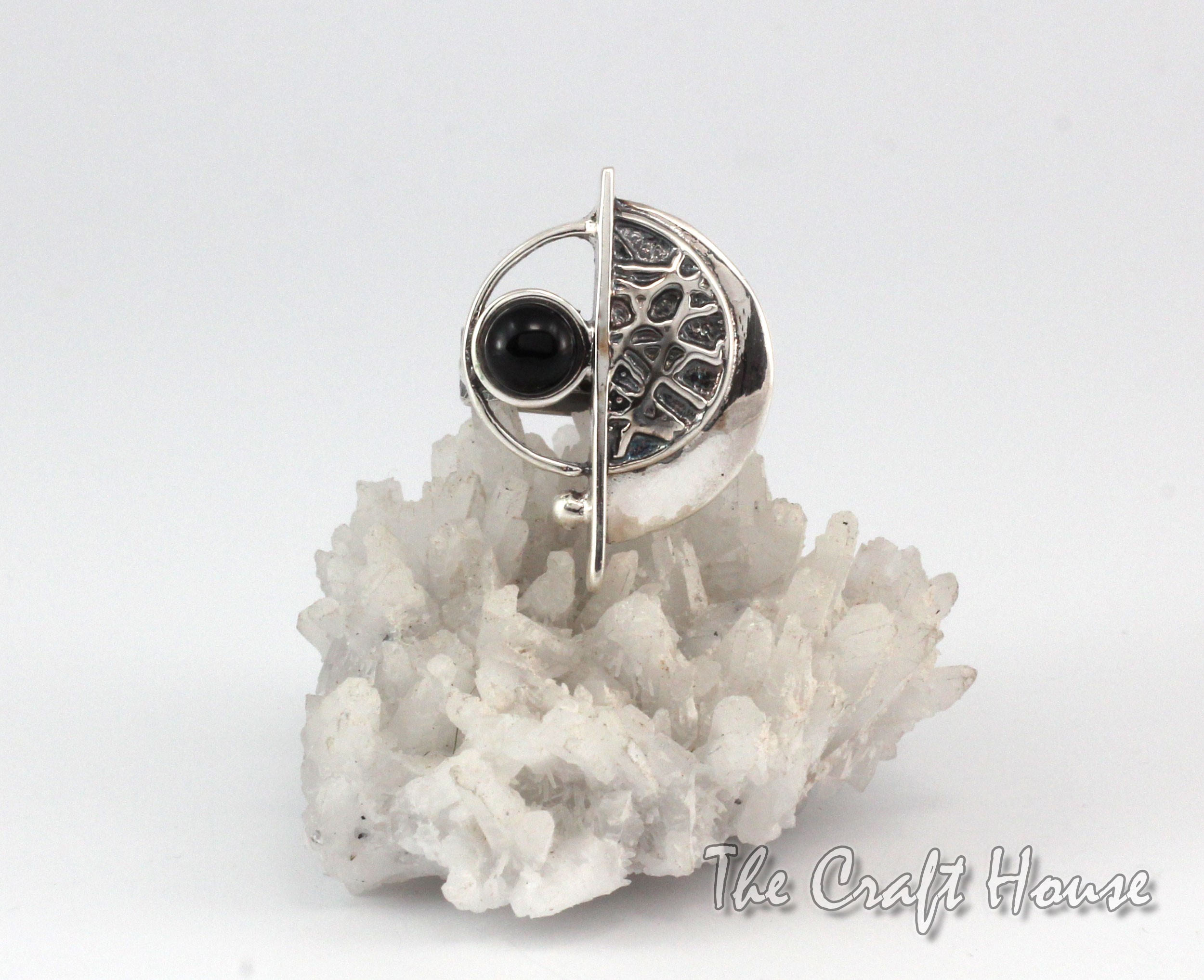 Silver pendant with Onyx -  € ( lv)