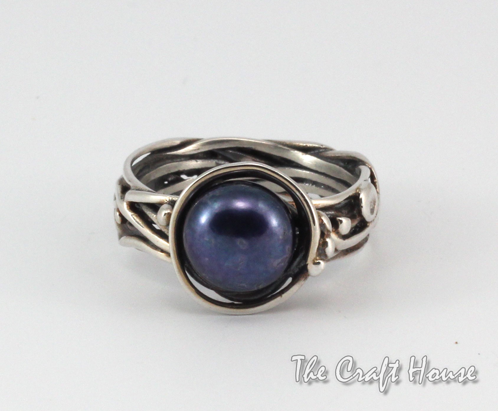 Sterling silver ring with Pearl - 61.36 € (120 lv)
