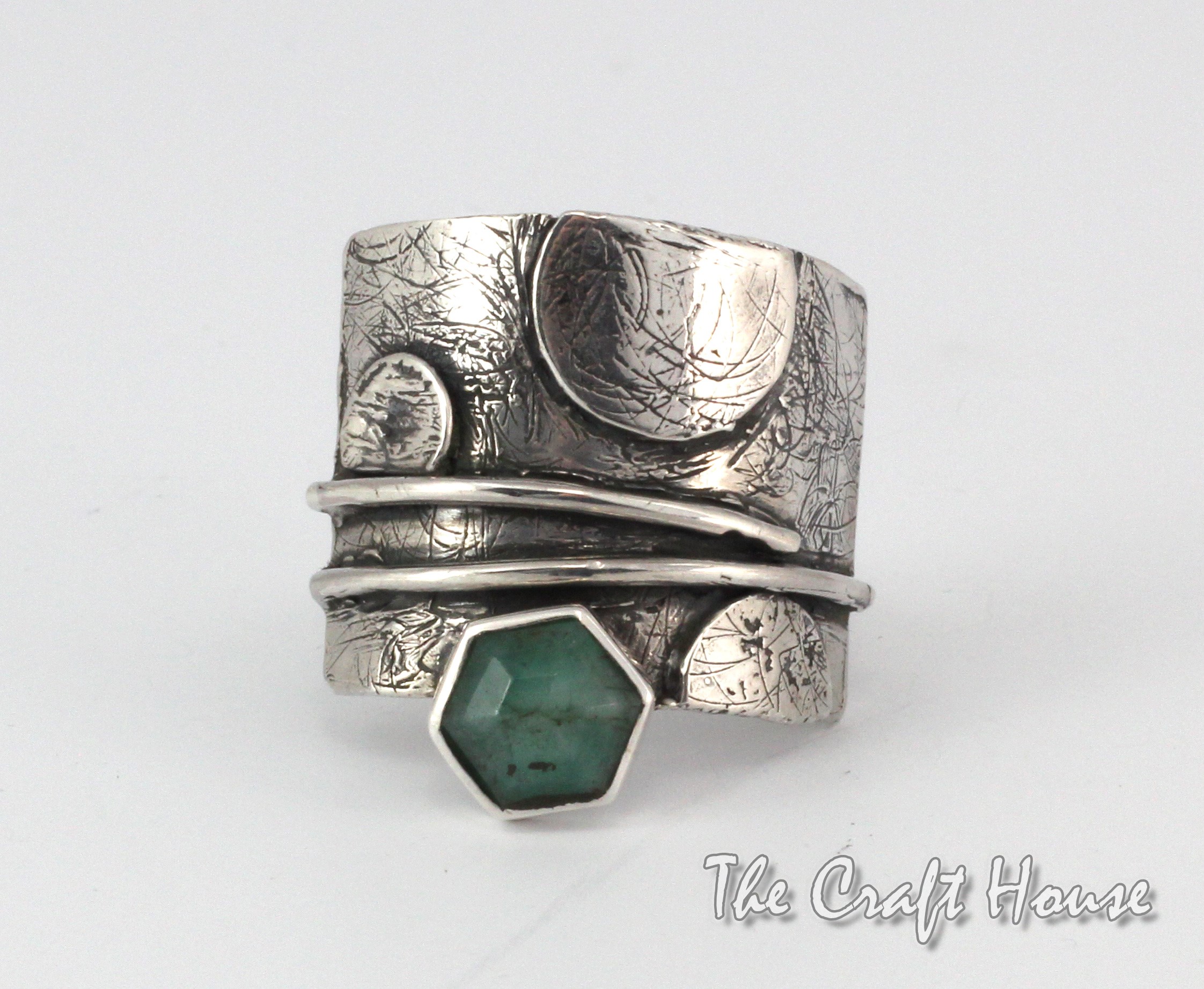Sterling silver ring with Zoisite - 80.78 € (158 lv)