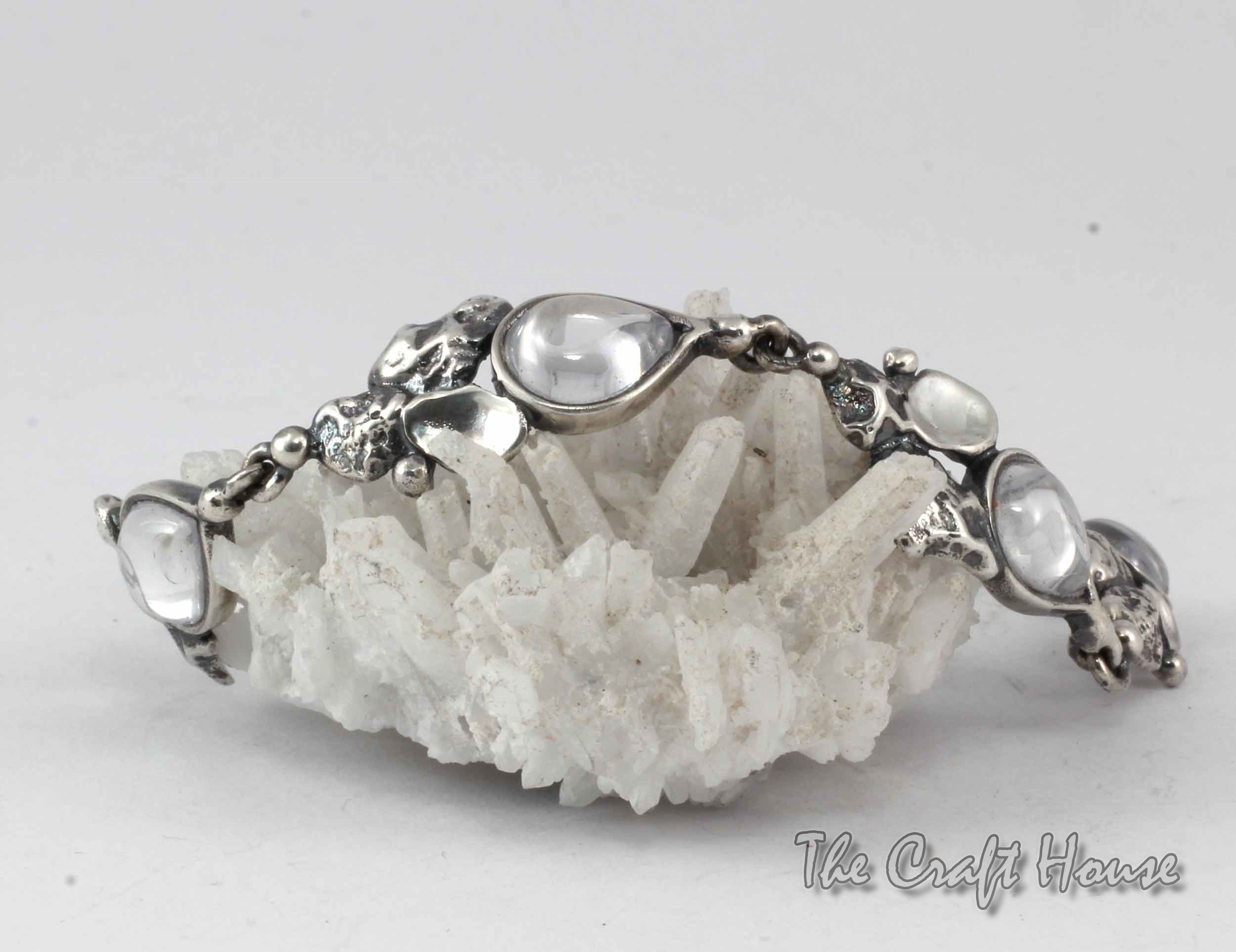 Silver bracelet with Quartz - 156.46 € (306 lv)