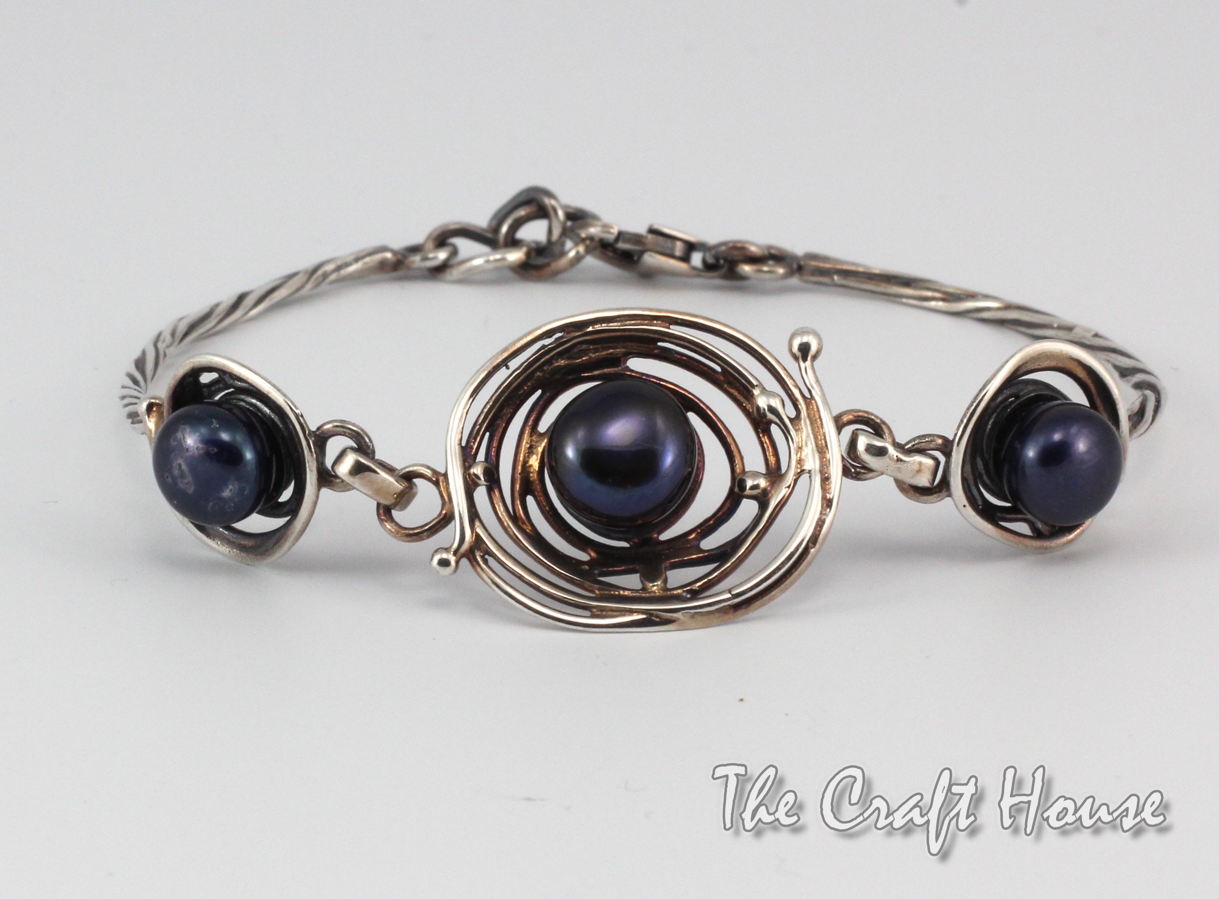 Silver bracelet with Pearls - 107.37 € (210 lv)
