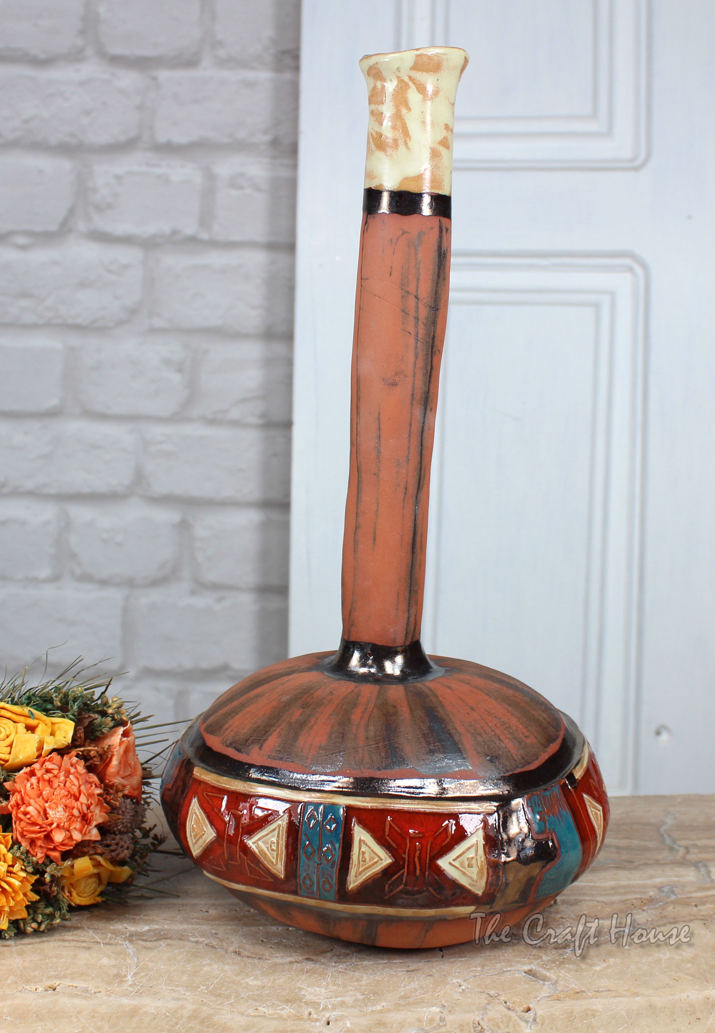 Ceramic vase - 21.47 € ( 42 lv)