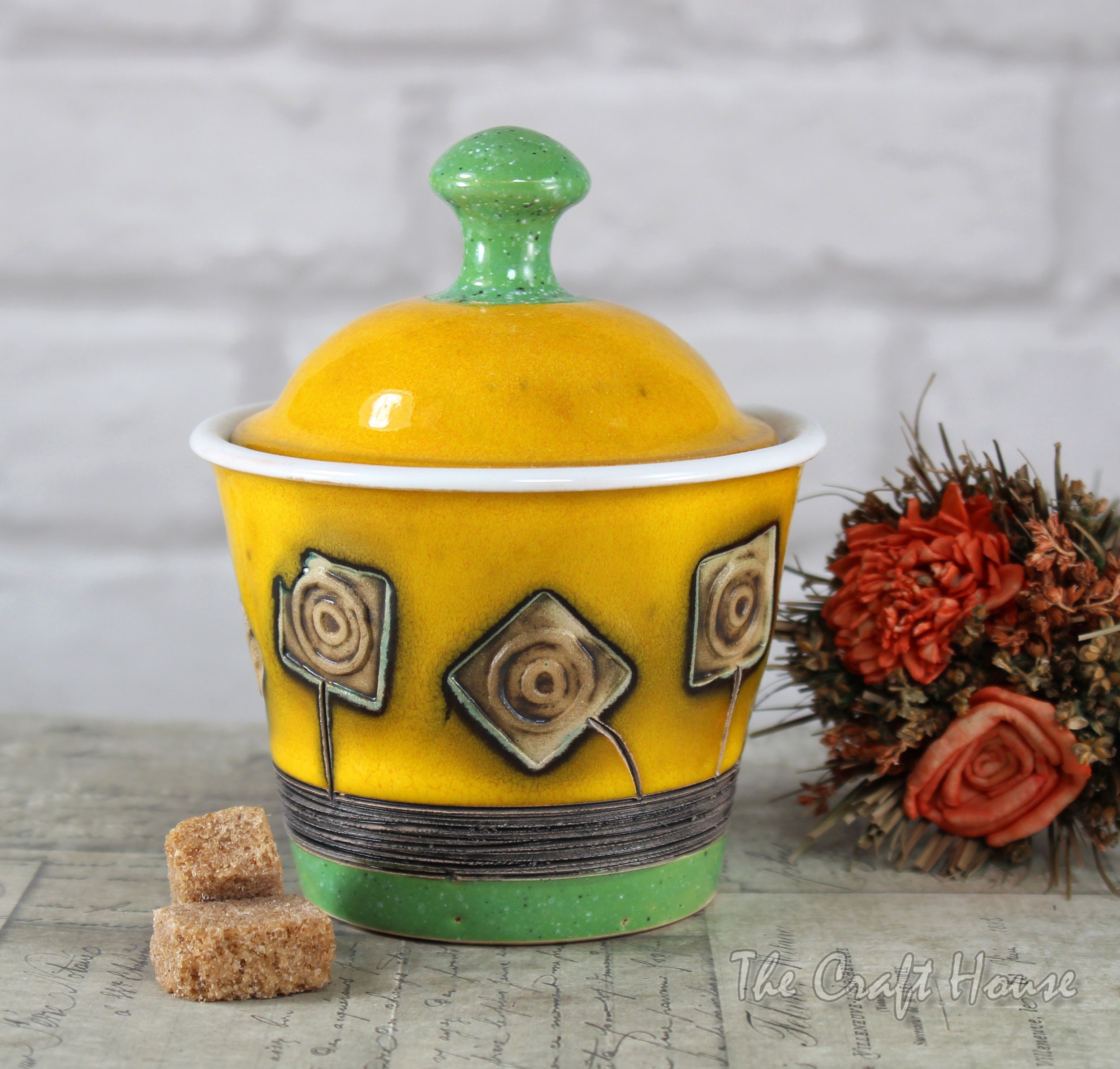Sugar bowl - 15.34 € ( 30 lv)