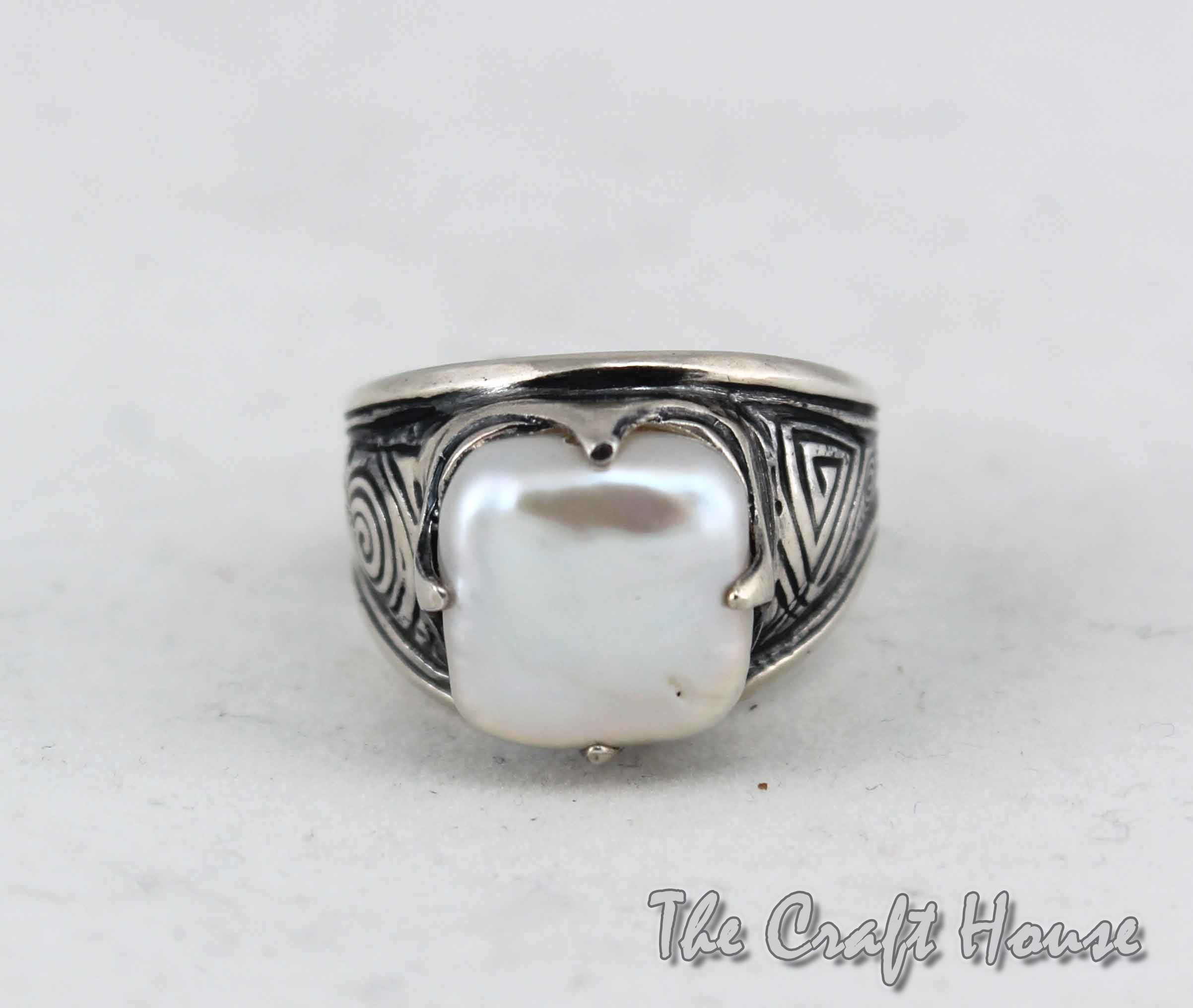 Silver ring with Pearl - 56.24 € (110lv)