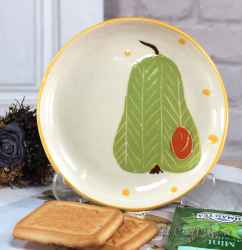 Ceramic saucer 'Pear' - 10.23 € ( 20 lv)