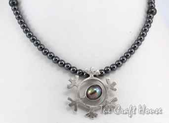 Silver necklace with pearls - 74.14 € (145 lv)