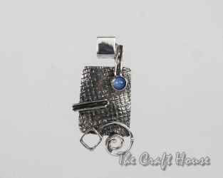 Pendant with Cat's eye stone - 68 € (132 lv)